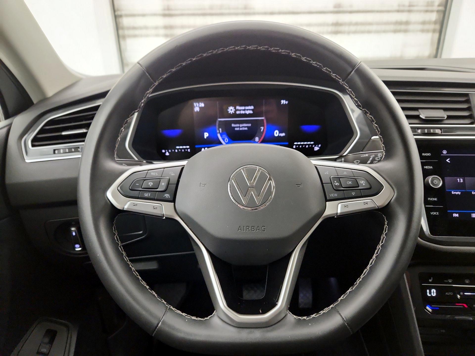 Thumbnail: 2024 Volkswagen Tiguan - 10