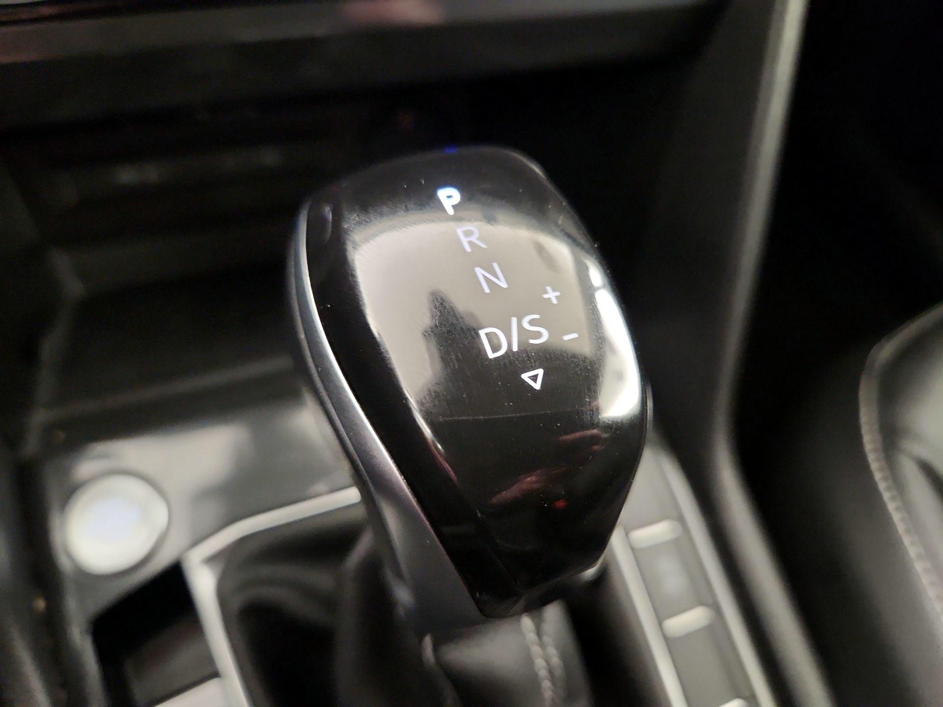 Thumbnail: 2024 Volkswagen Tiguan - 17
