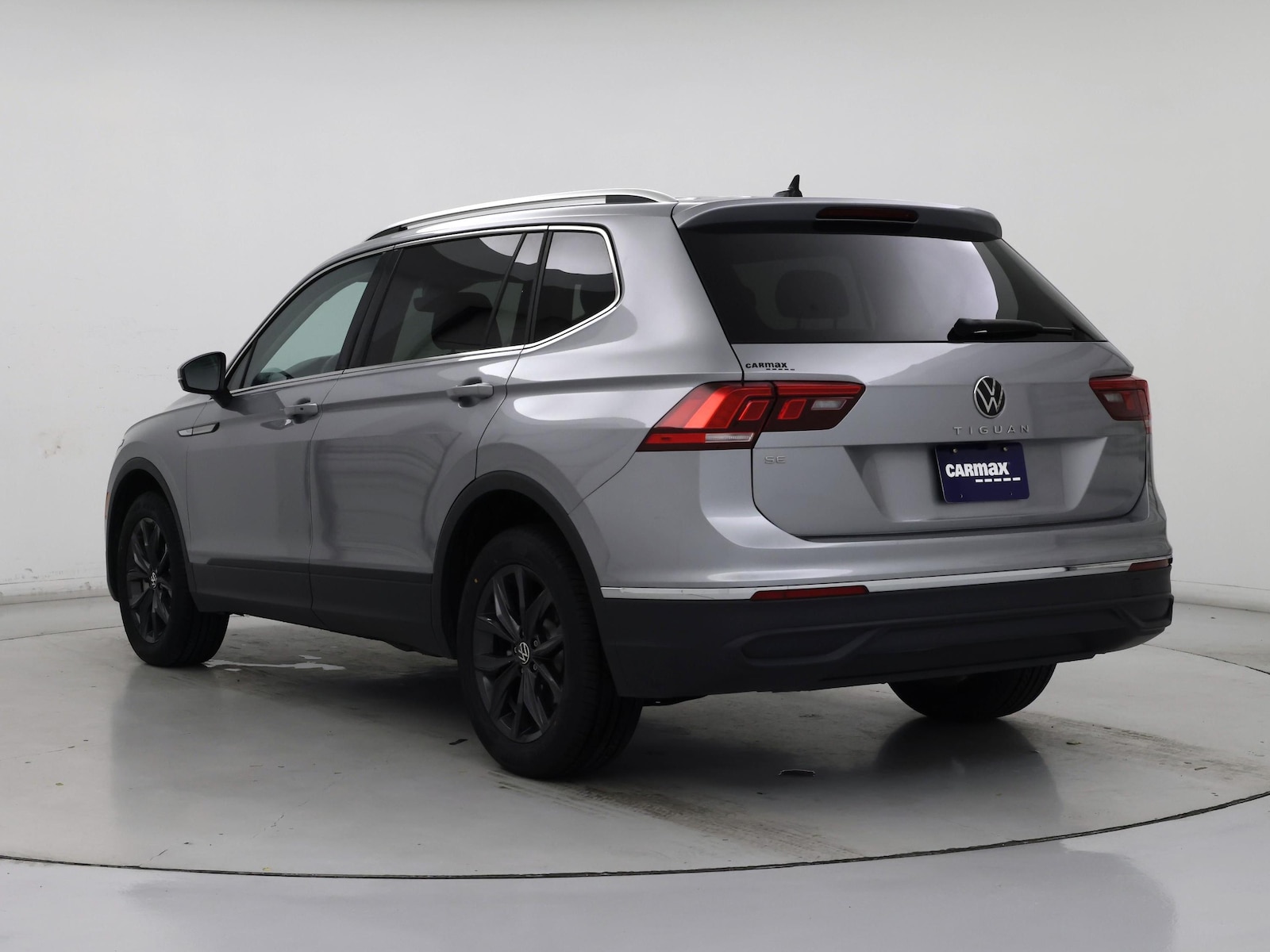2024 Volkswagen Tiguan SE - Photo 3