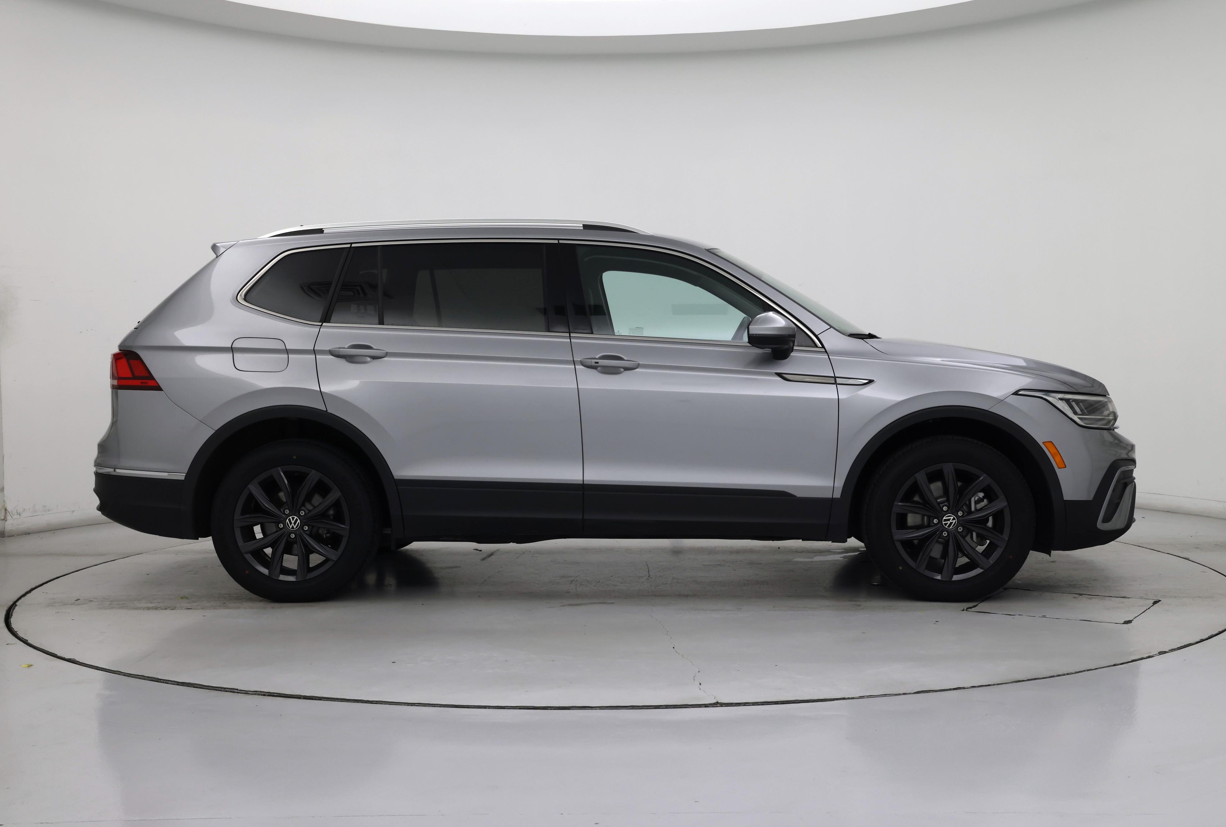 Thumbnail: 2024 Volkswagen Tiguan - 7