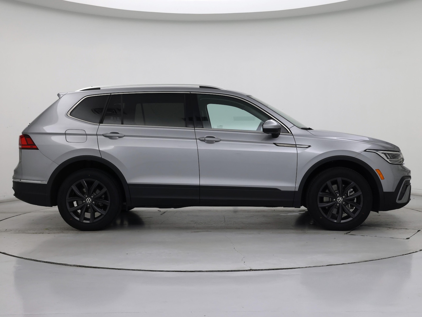 2024 Volkswagen Tiguan SE - Photo 8