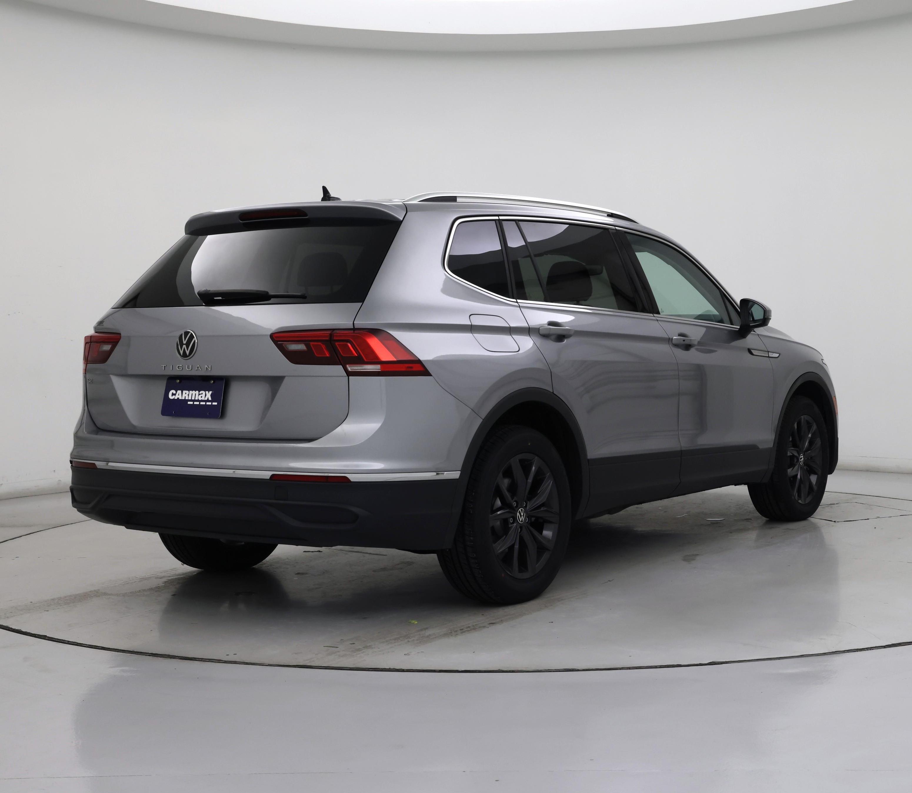 Thumbnail: 2024 Volkswagen Tiguan - 8