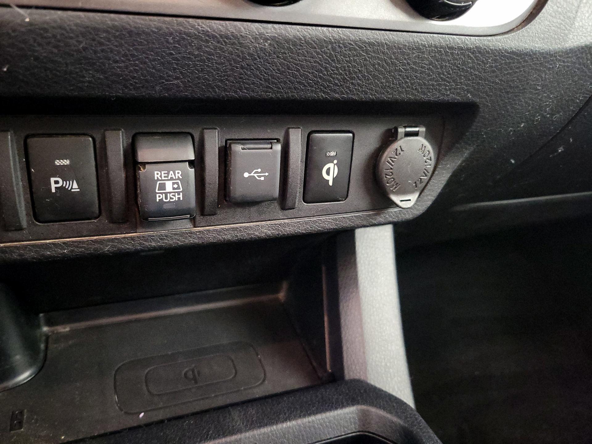 Thumbnail: 2020 Toyota Tacoma - 18