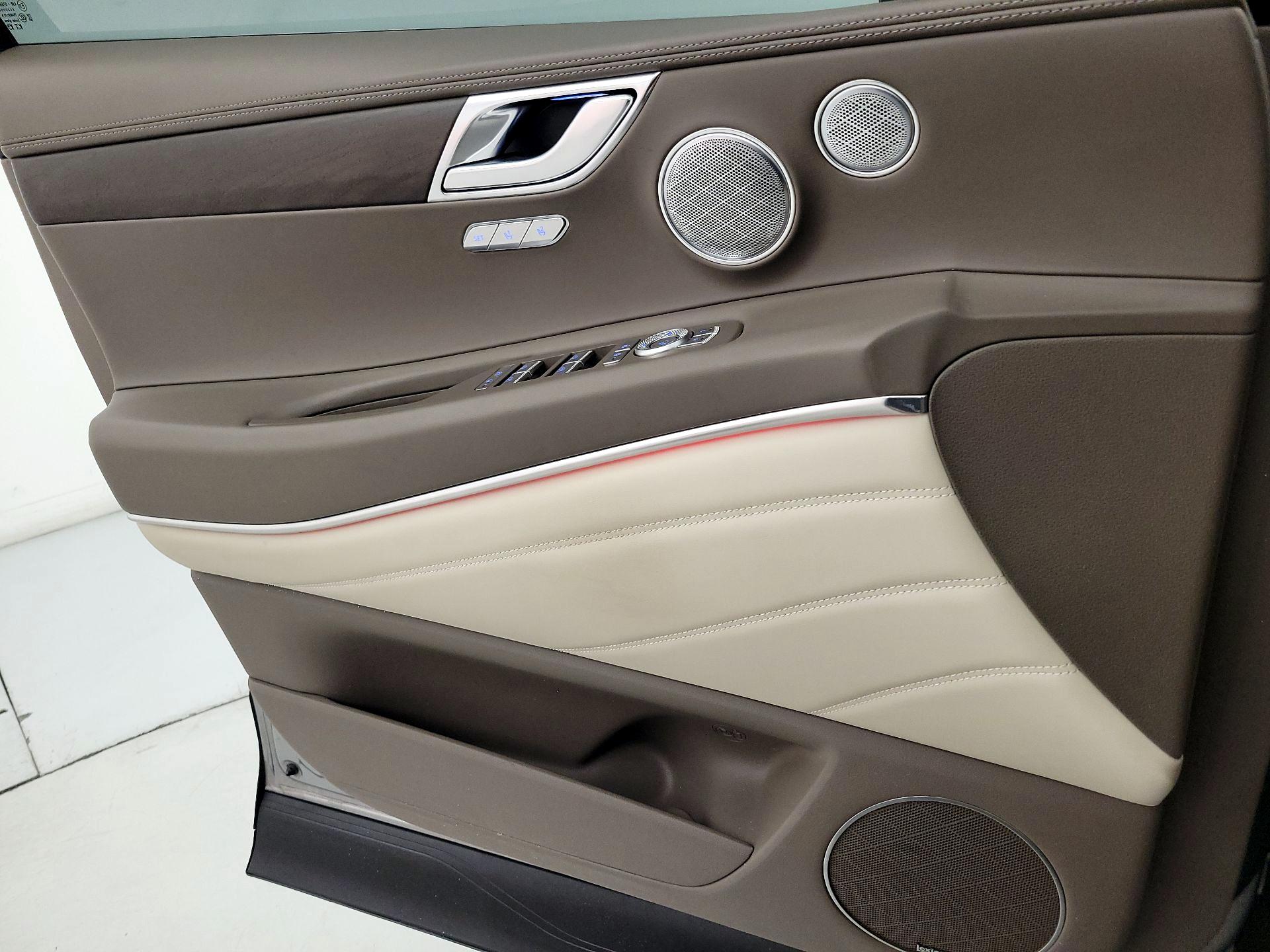 Thumbnail: 2023 Genesis GV80 - 12