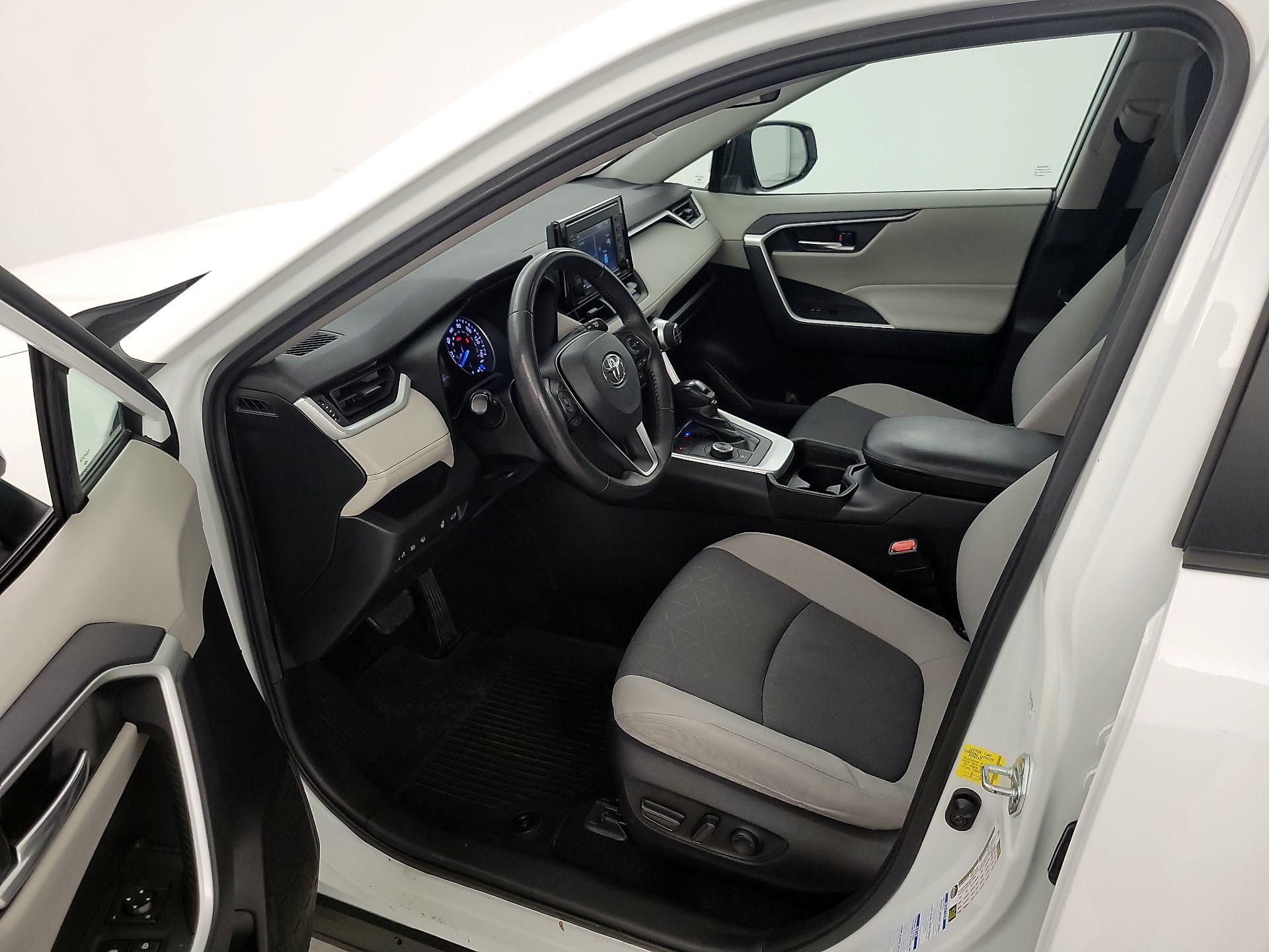 Thumbnail: 2021 Toyota RAV4 - 11