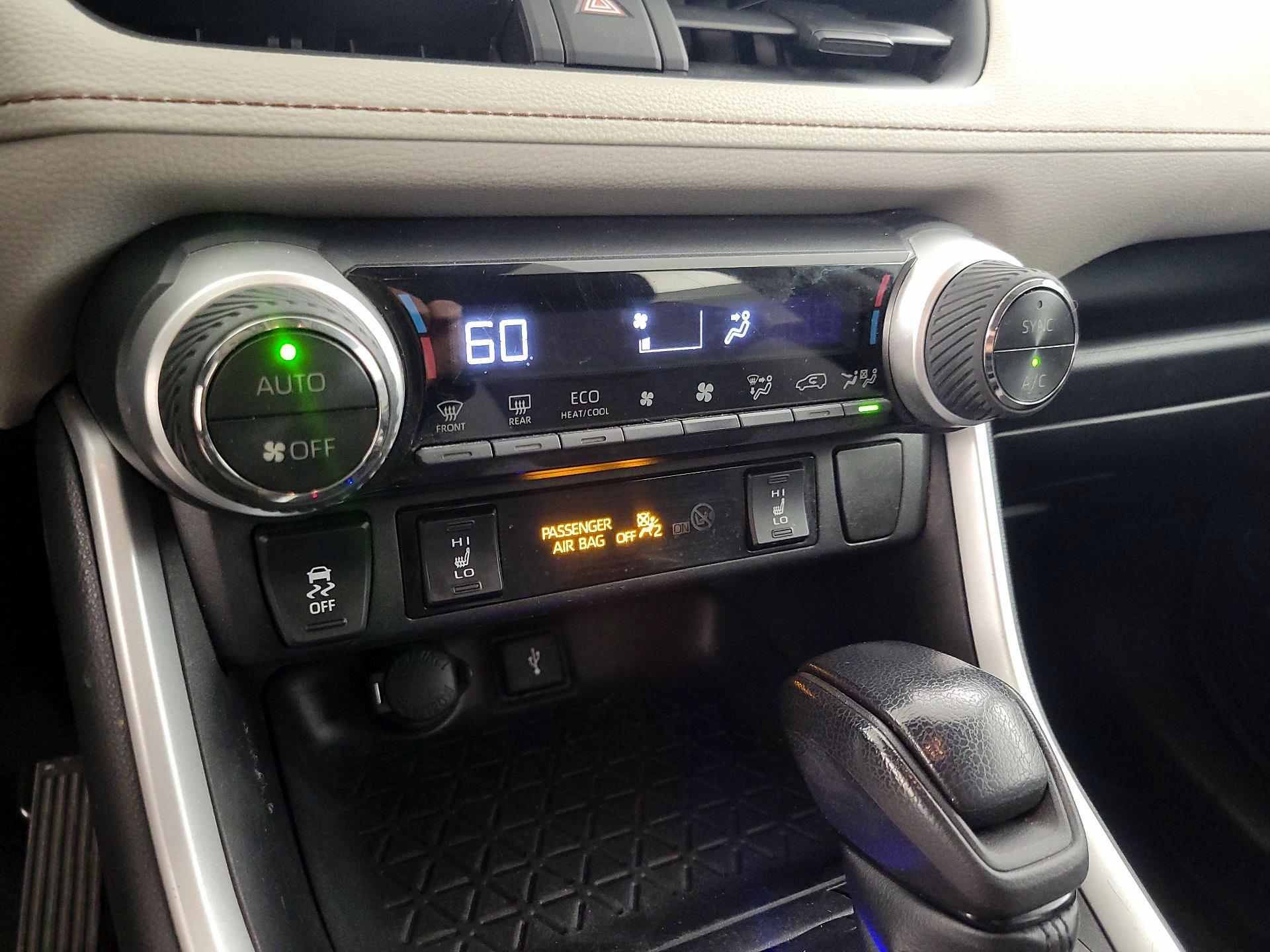 Thumbnail: 2021 Toyota RAV4 - 16