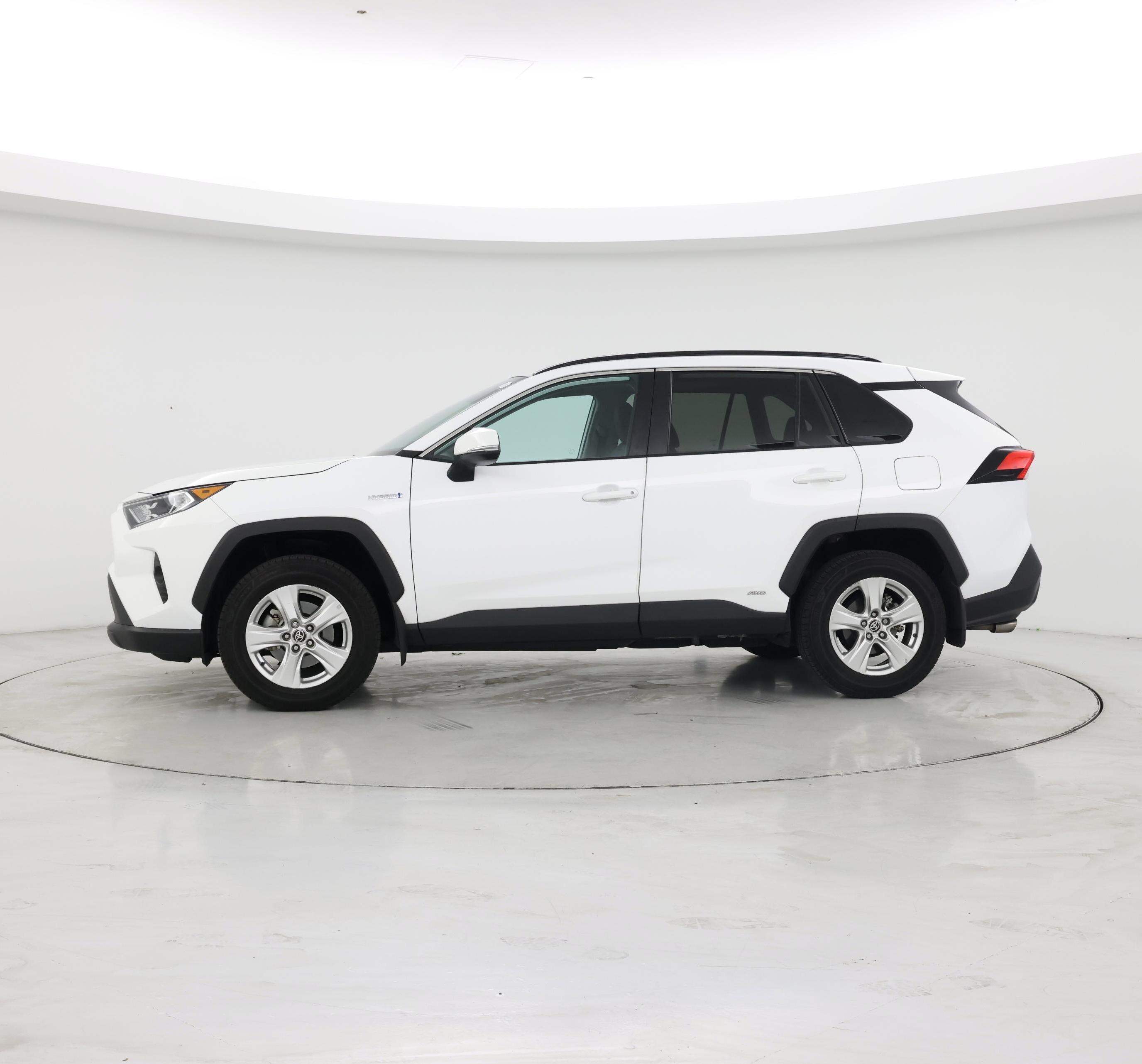 Thumbnail: 2021 Toyota RAV4 - 3