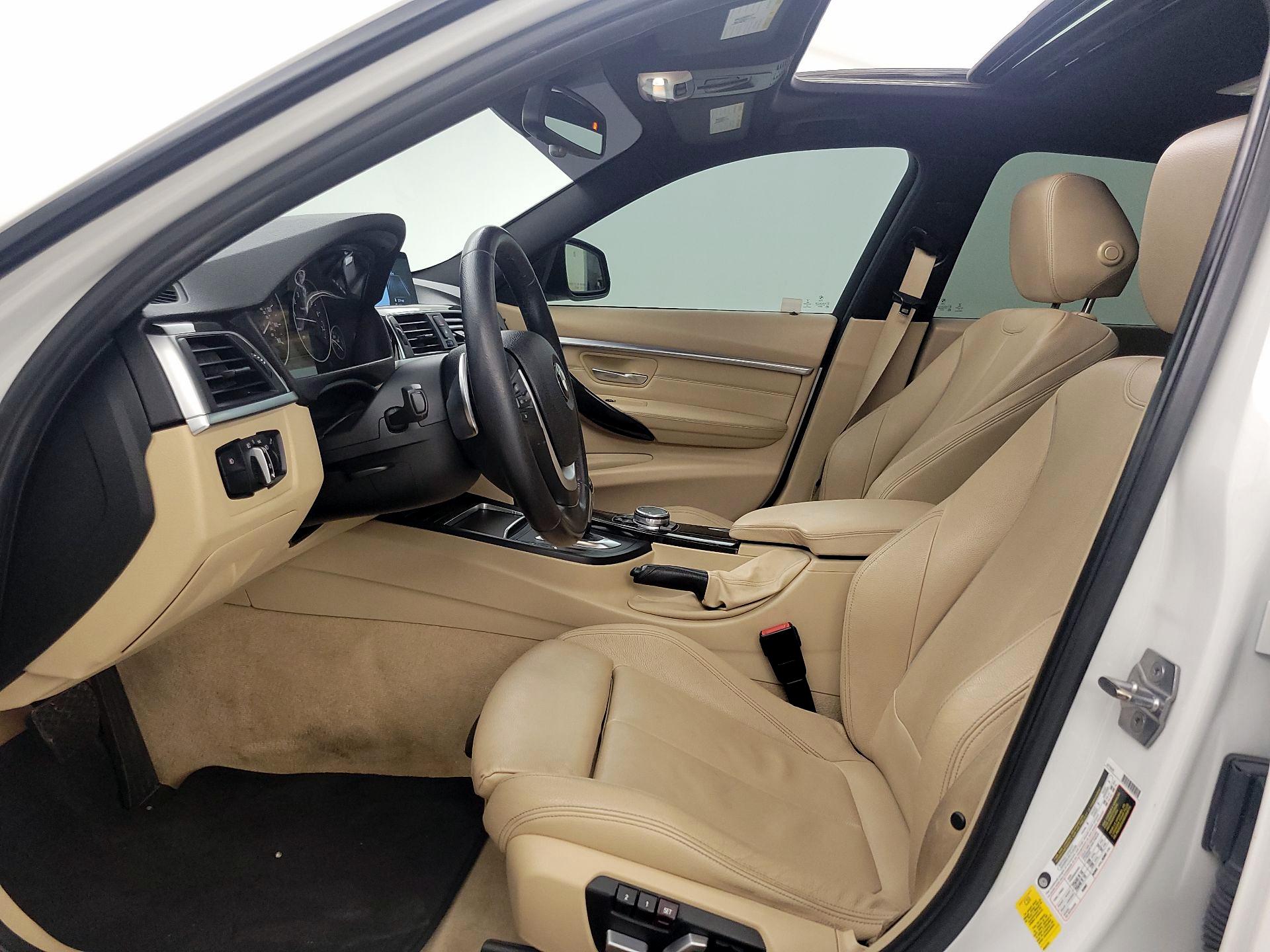 Thumbnail: 2016 BMW 3 Series - 11