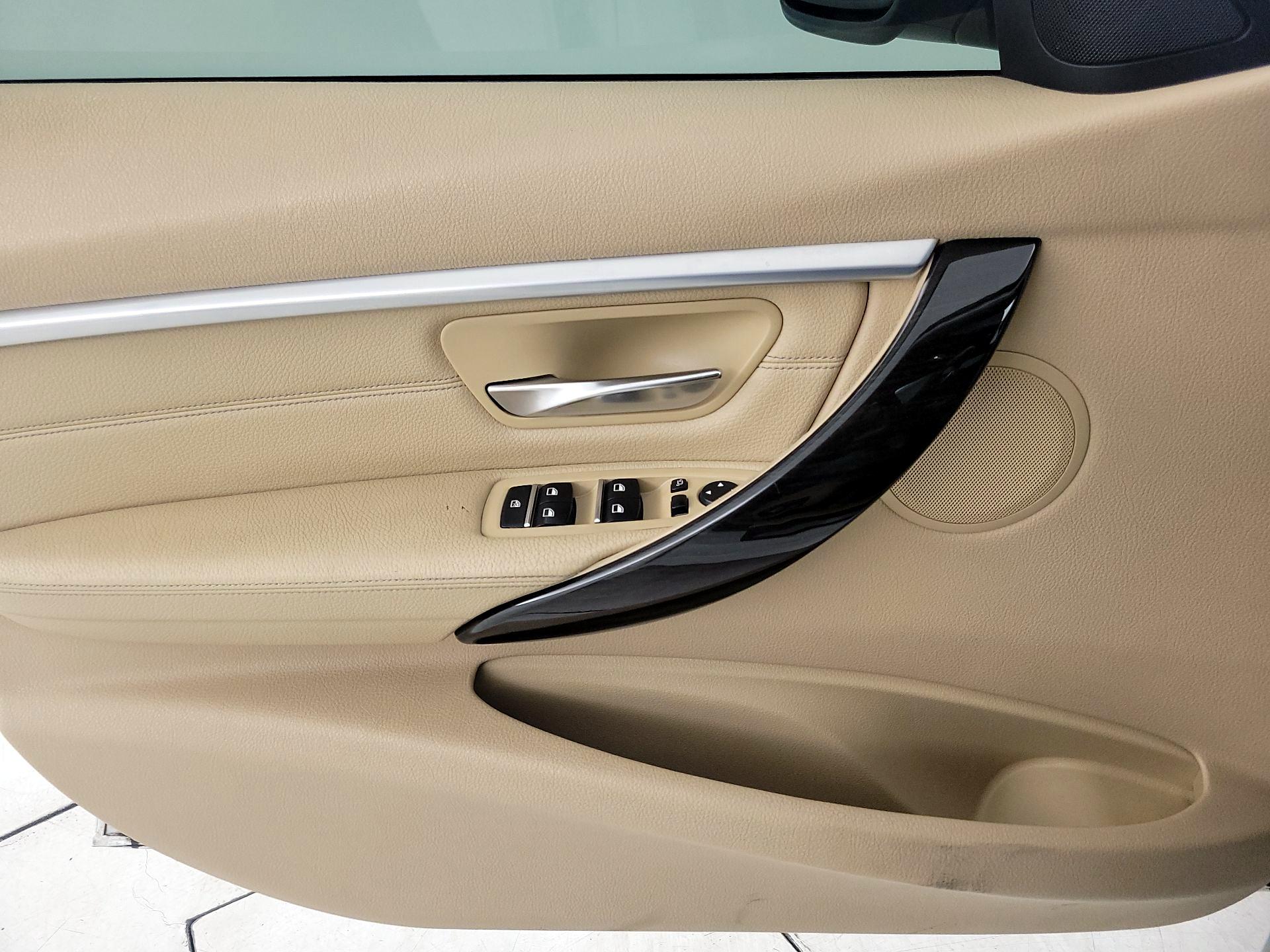 Thumbnail: 2016 BMW 3 Series - 12