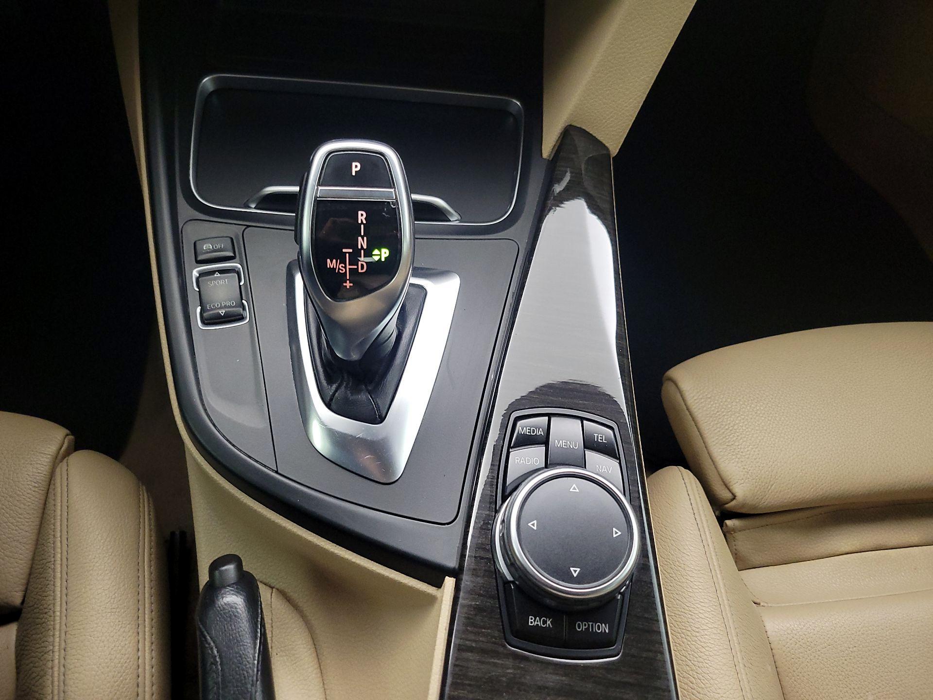 Thumbnail: 2016 BMW 3 Series - 18