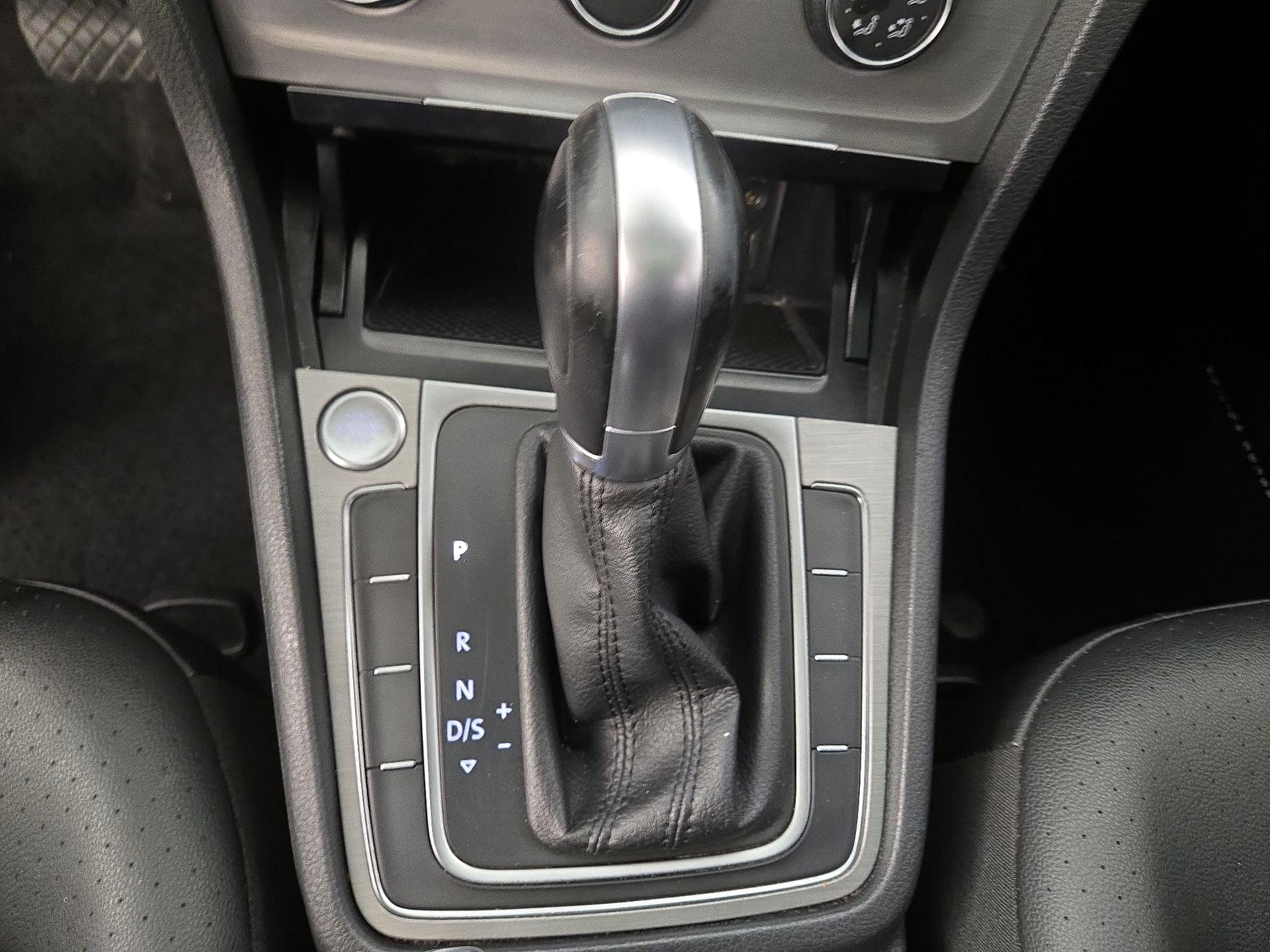 Thumbnail: 2017 Volkswagen Golf - 17