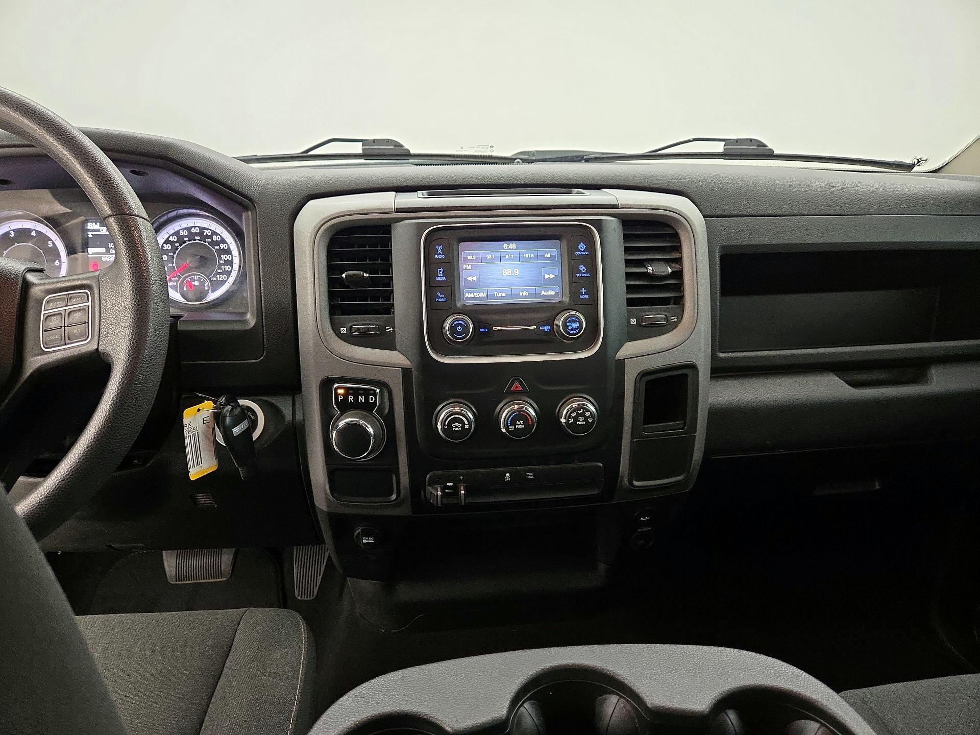 Thumbnail: 2021 RAM 1500 Classic - 9