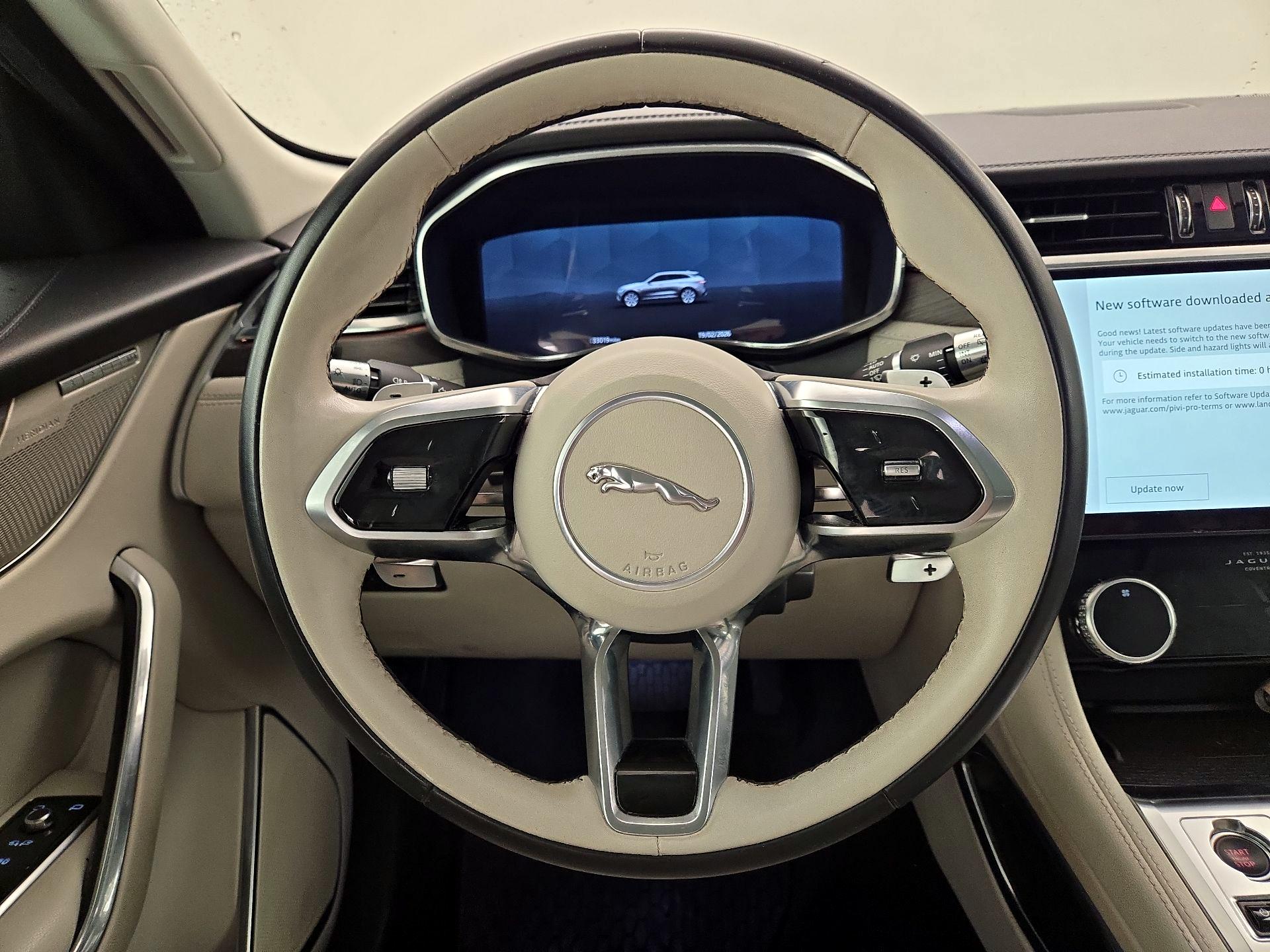 Thumbnail: 2021 Jaguar F-Pace - 10