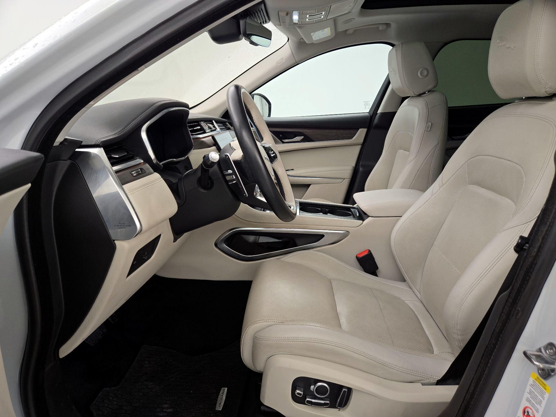 Thumbnail: 2021 Jaguar F-Pace - 11