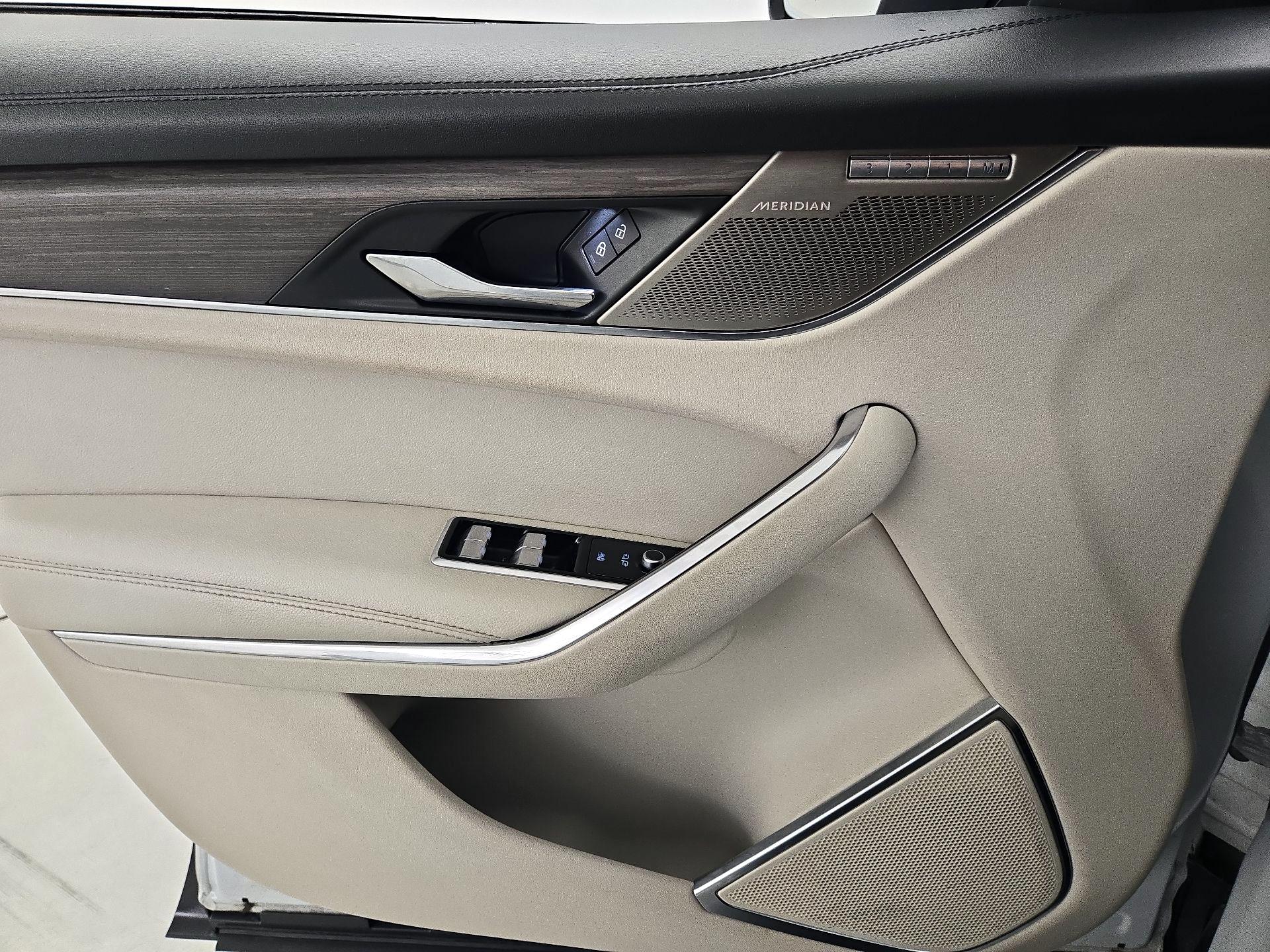 Thumbnail: 2021 Jaguar F-Pace - 12