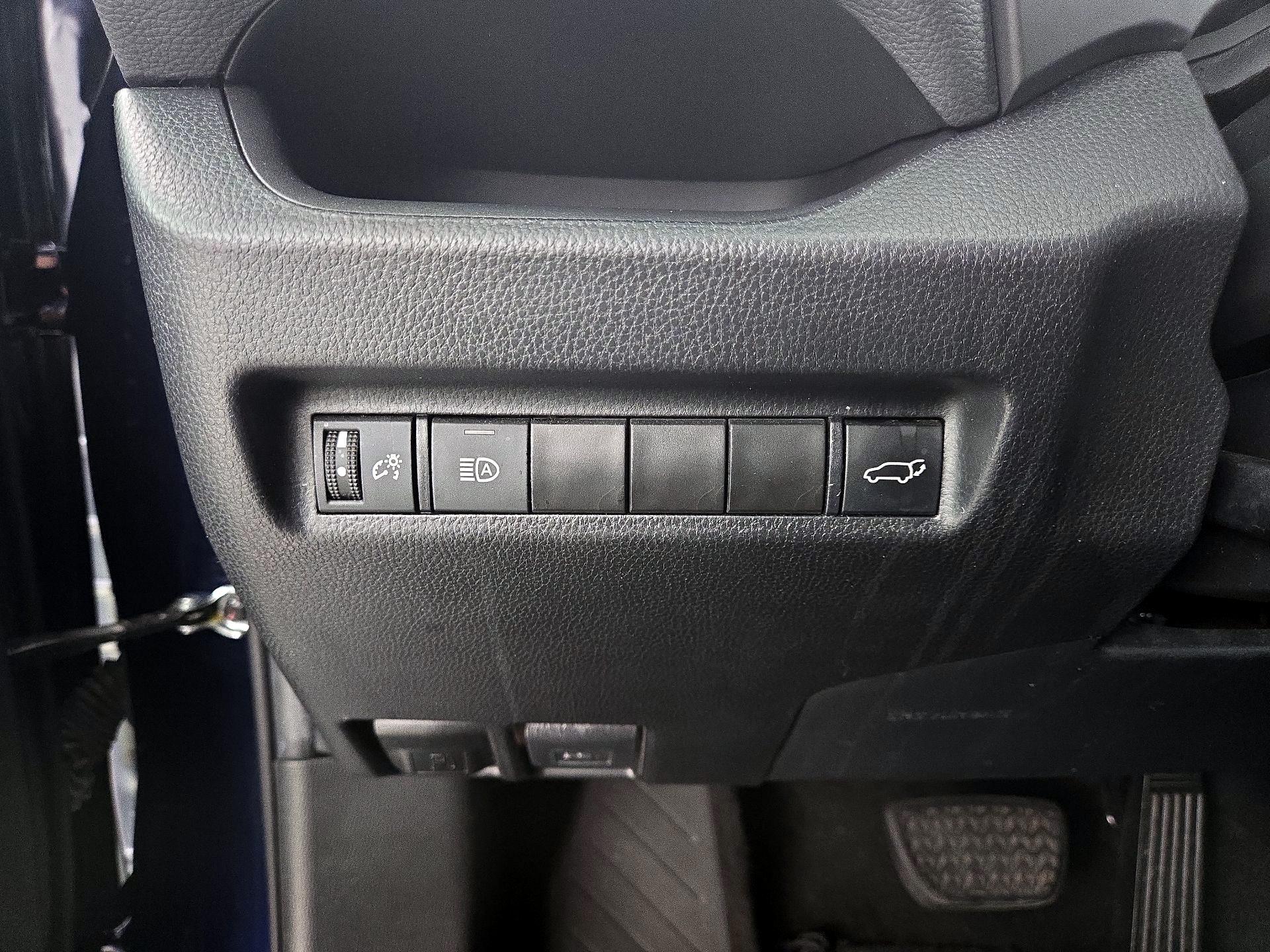 Thumbnail: 2021 Toyota RAV4 - 13