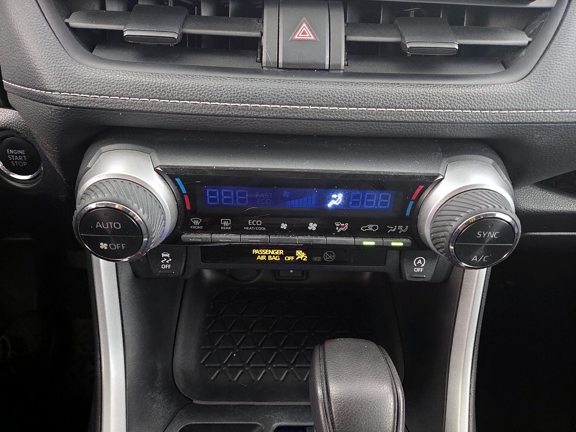 Thumbnail: 2021 Toyota RAV4 - 16