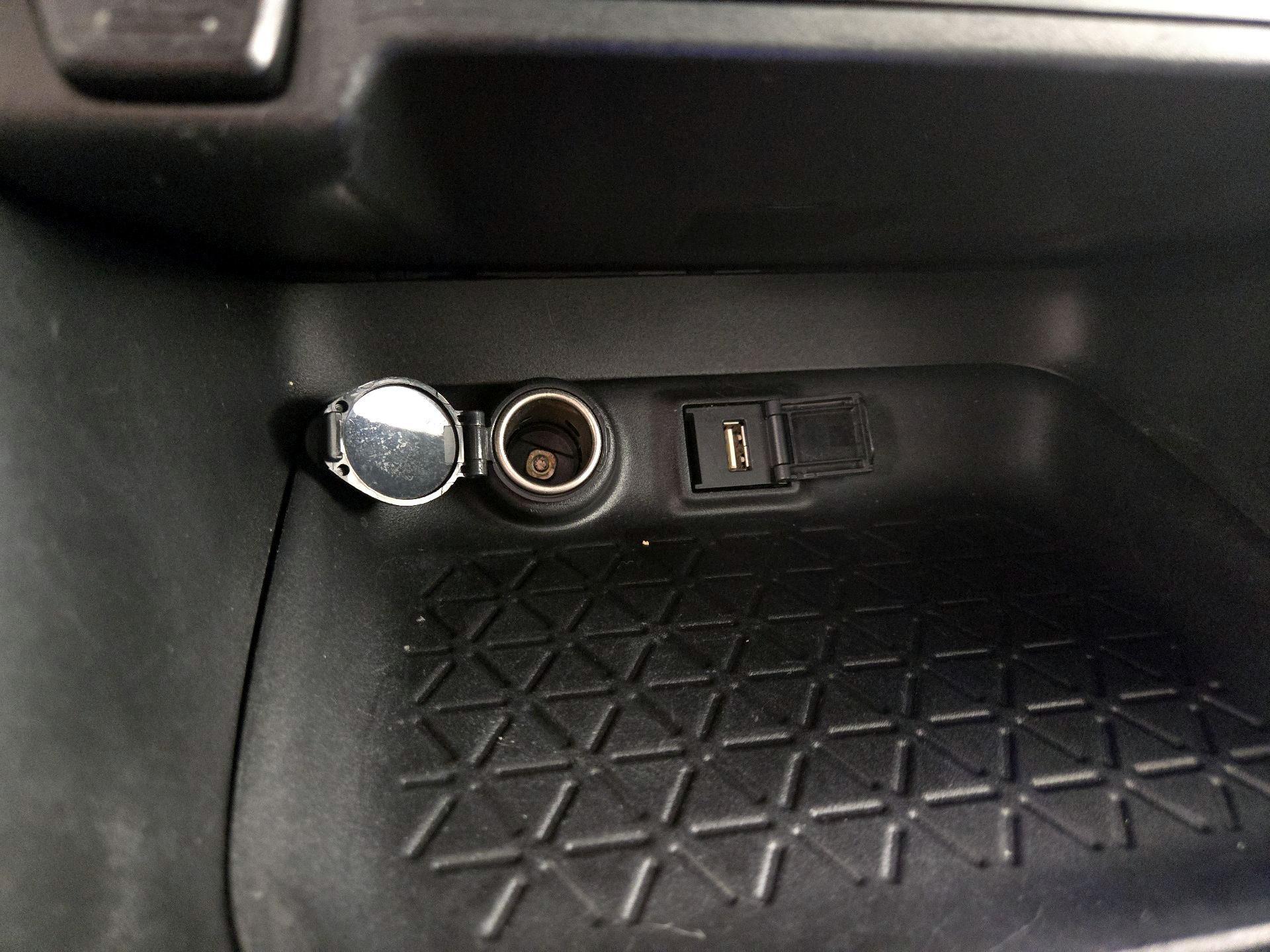 Thumbnail: 2021 Toyota RAV4 - 18