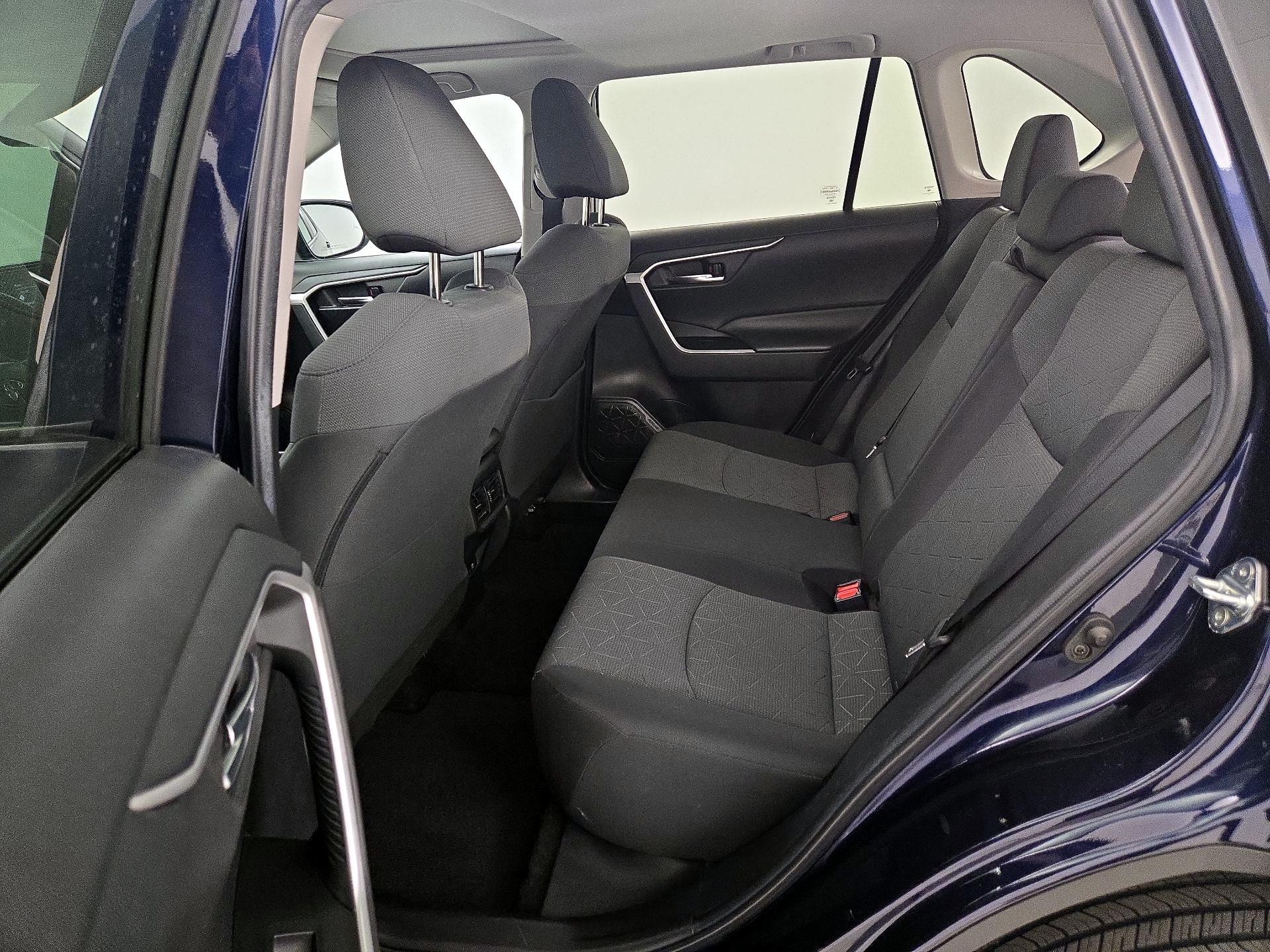 Thumbnail: 2021 Toyota RAV4 - 20