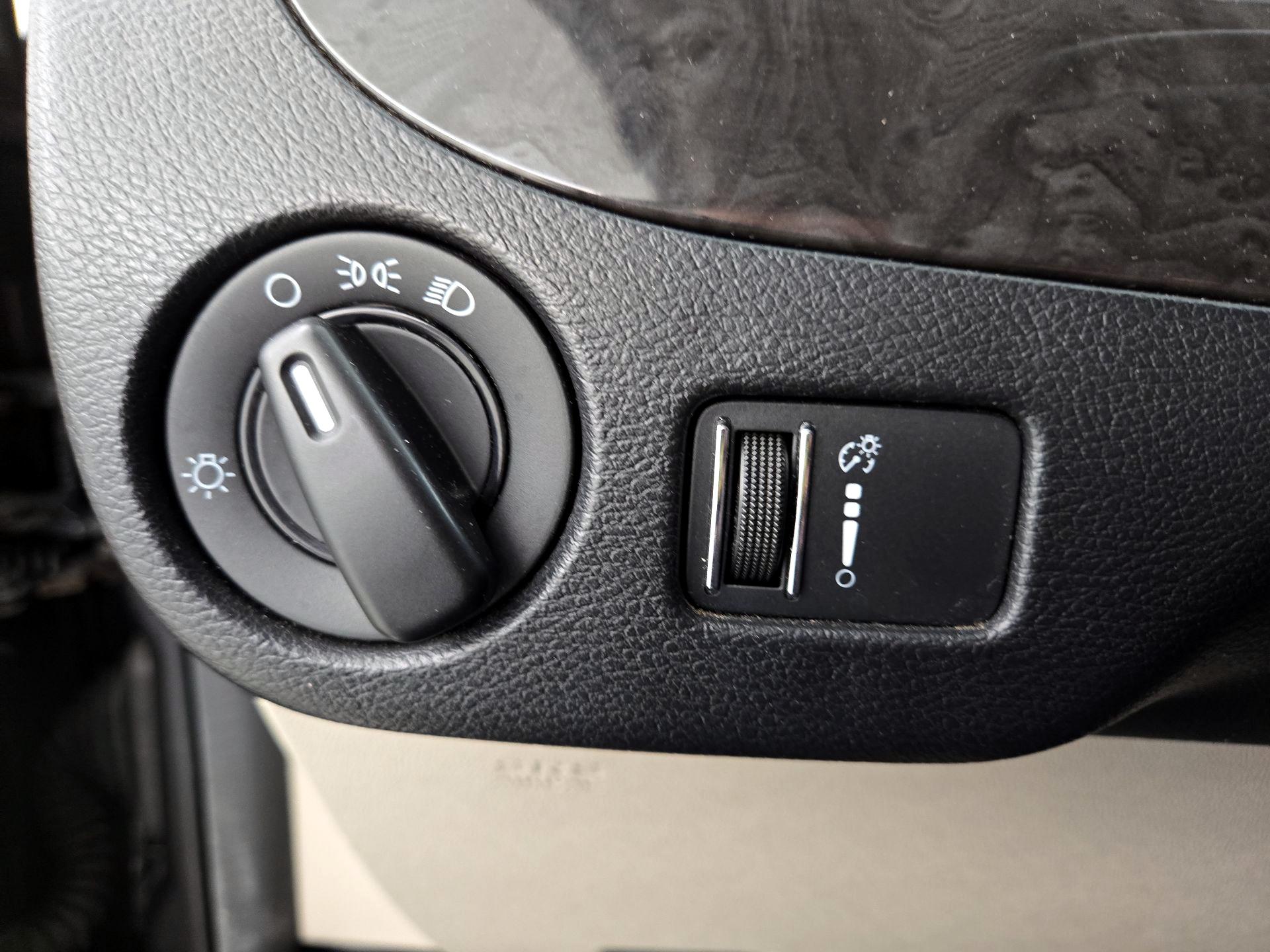 Thumbnail: 2017 Dodge Grand Caravan - 13