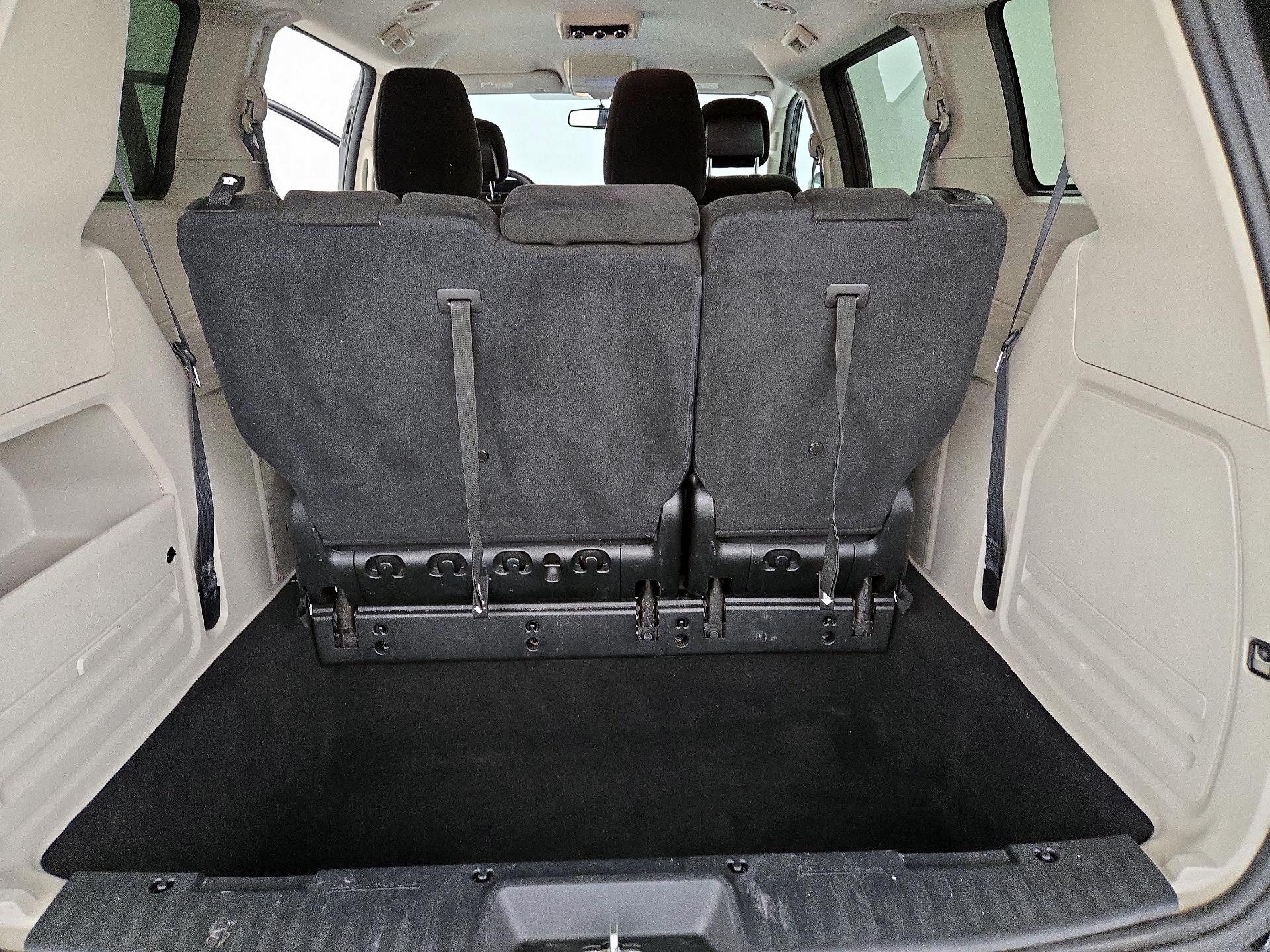 Thumbnail: 2017 Dodge Grand Caravan - 19