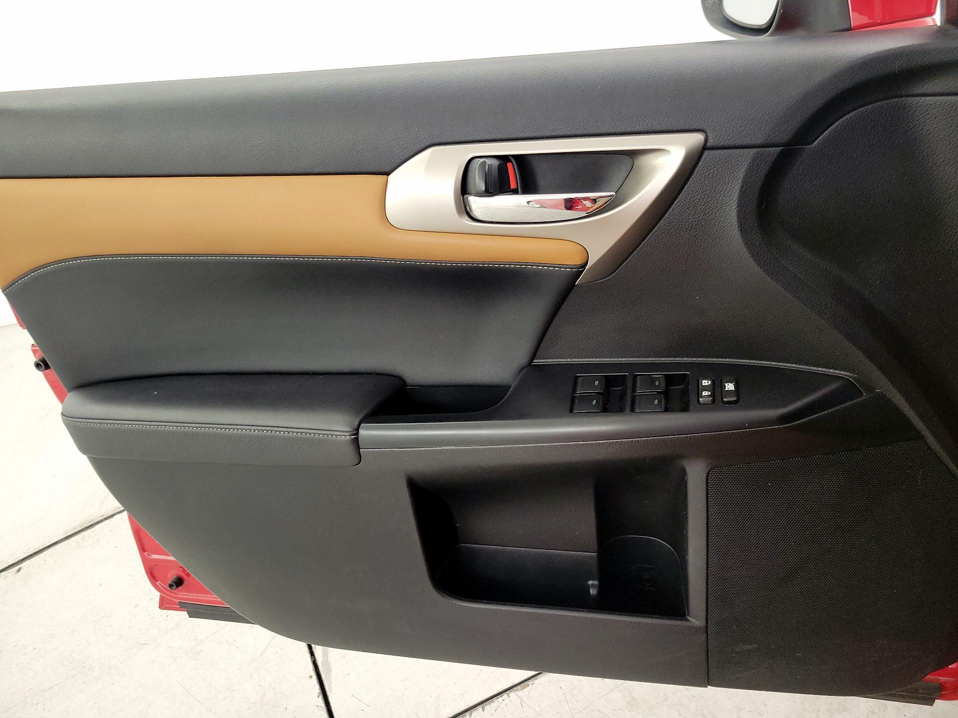 Thumbnail: 2014 Lexus CT - 12