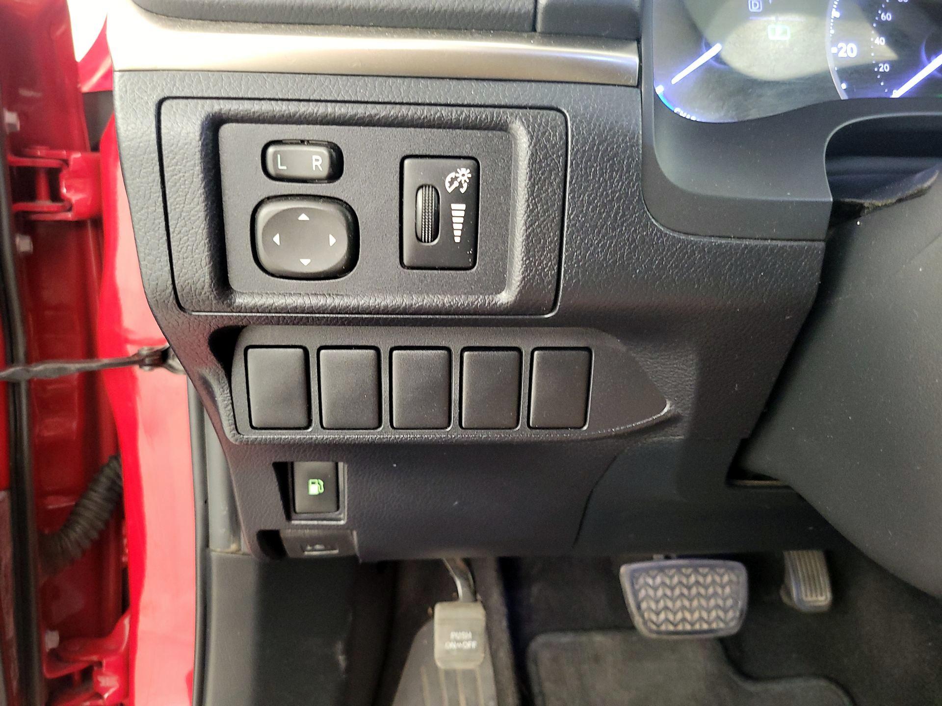 Thumbnail: 2014 Lexus CT - 13