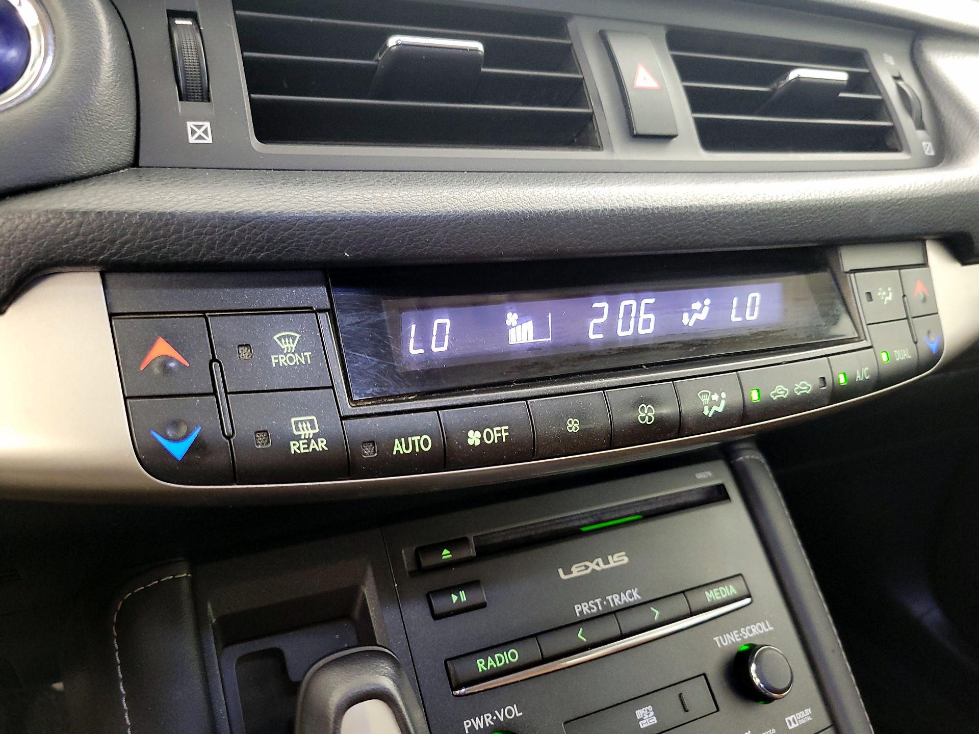 Thumbnail: 2014 Lexus CT - 17