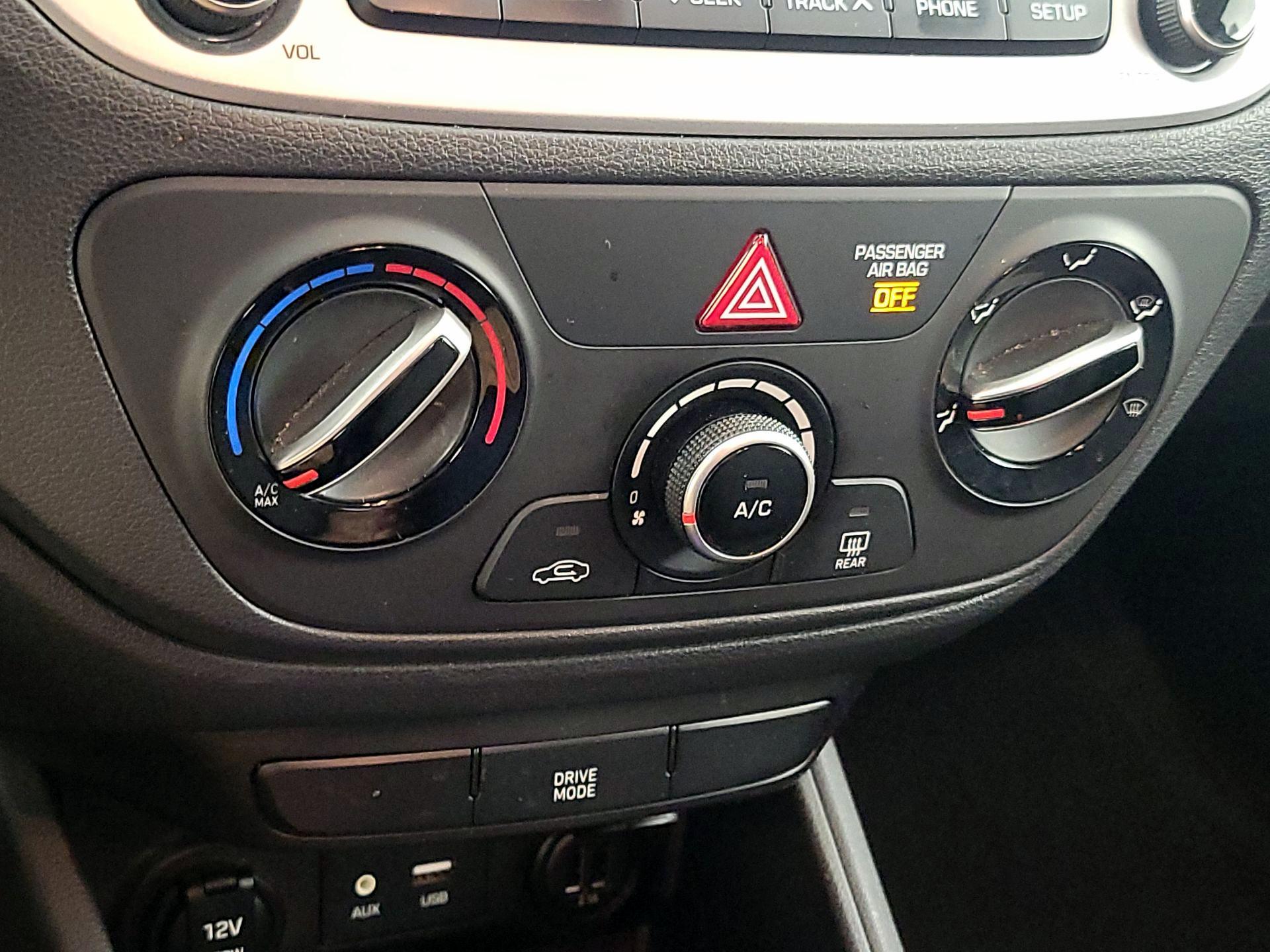 Thumbnail: 2021 Hyundai Accent - 16