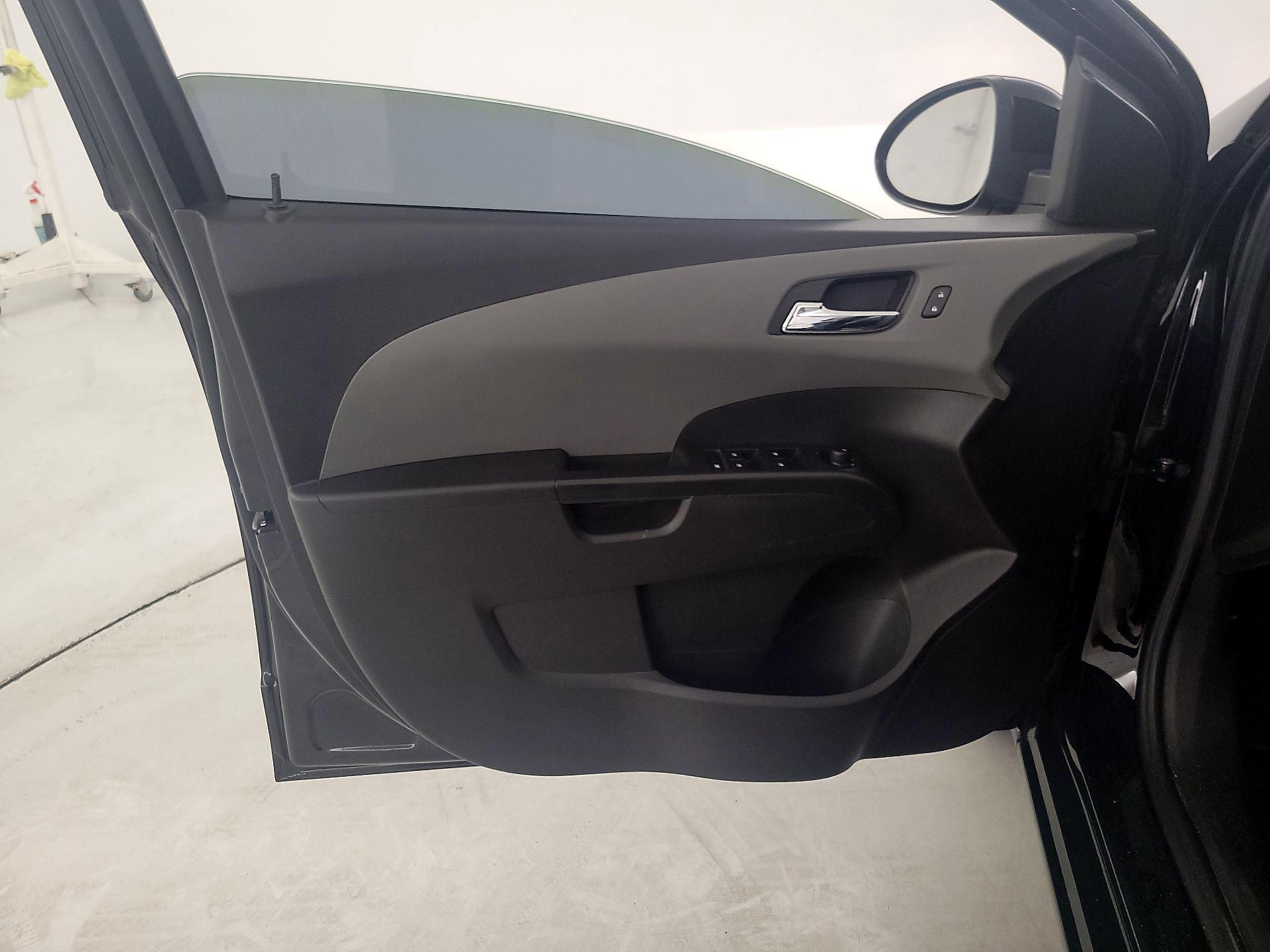 Thumbnail: 2017 Chevrolet Sonic - 12