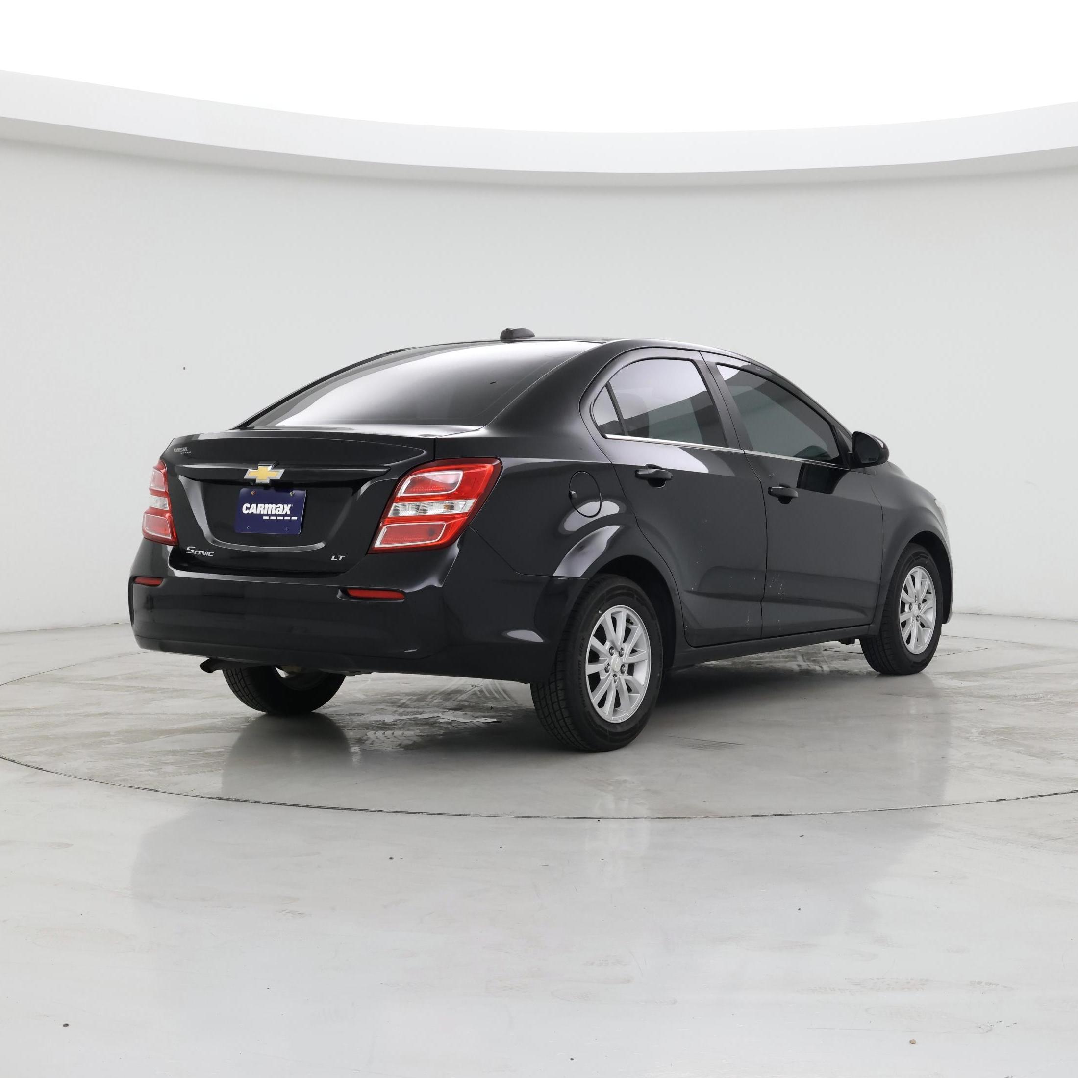 Thumbnail: 2017 Chevrolet Sonic - 8