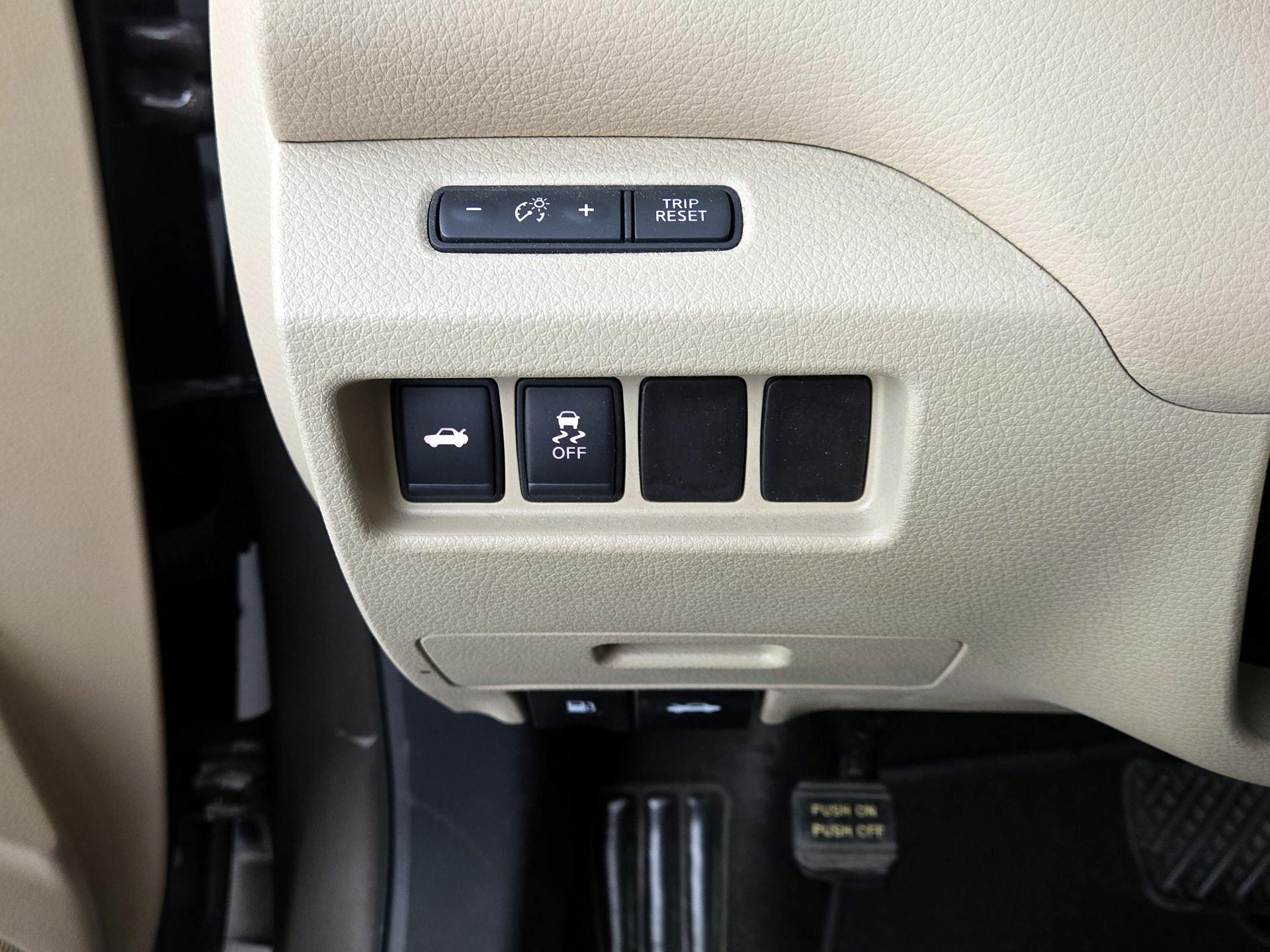 Thumbnail: 2015 Nissan Altima - 13