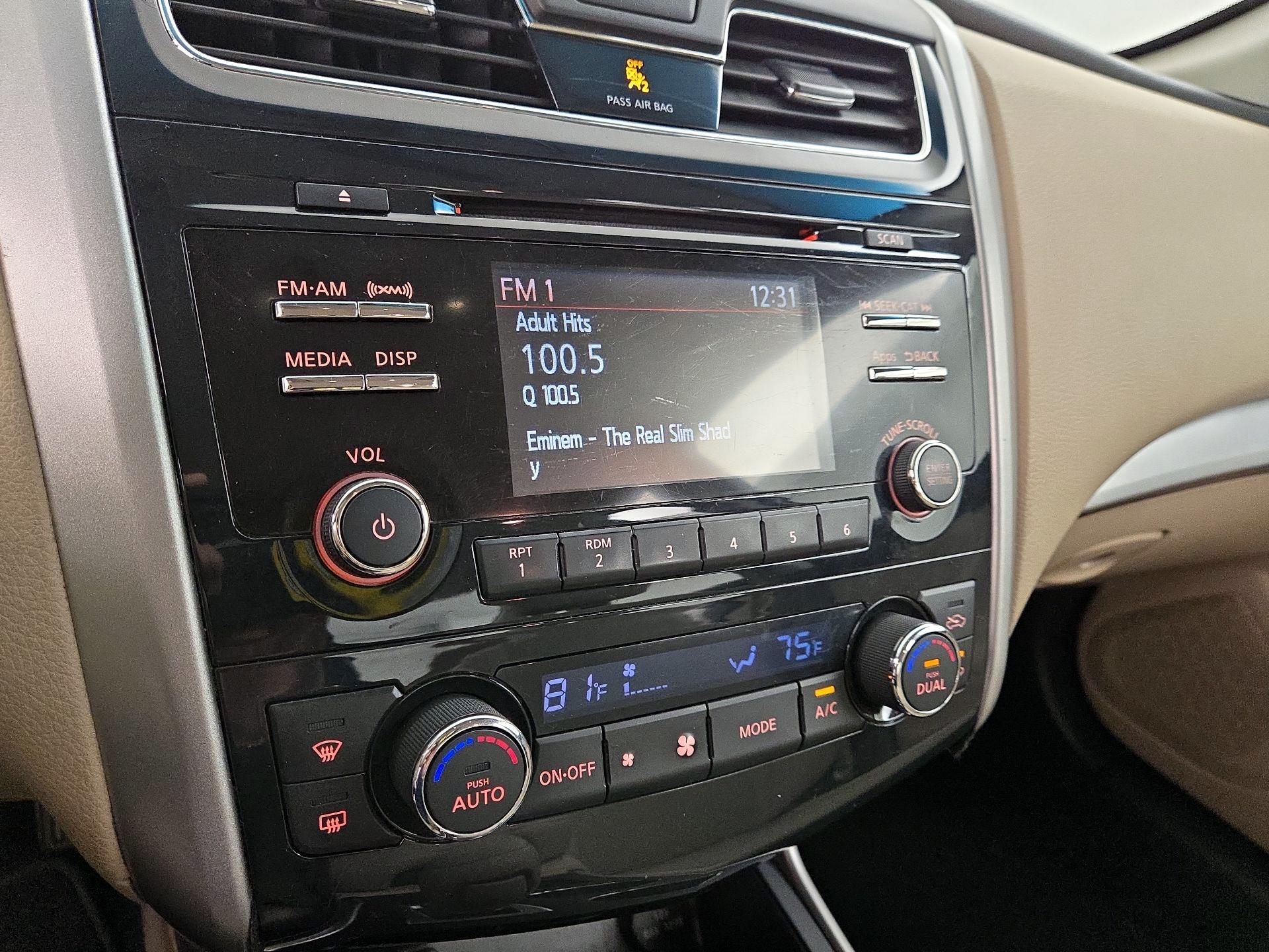 Thumbnail: 2015 Nissan Altima - 15