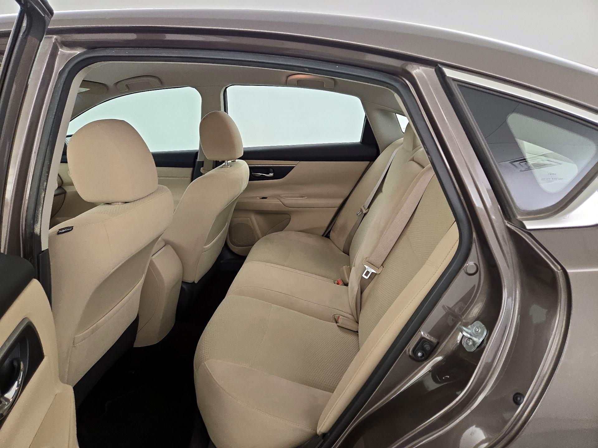 Thumbnail: 2015 Nissan Altima - 19