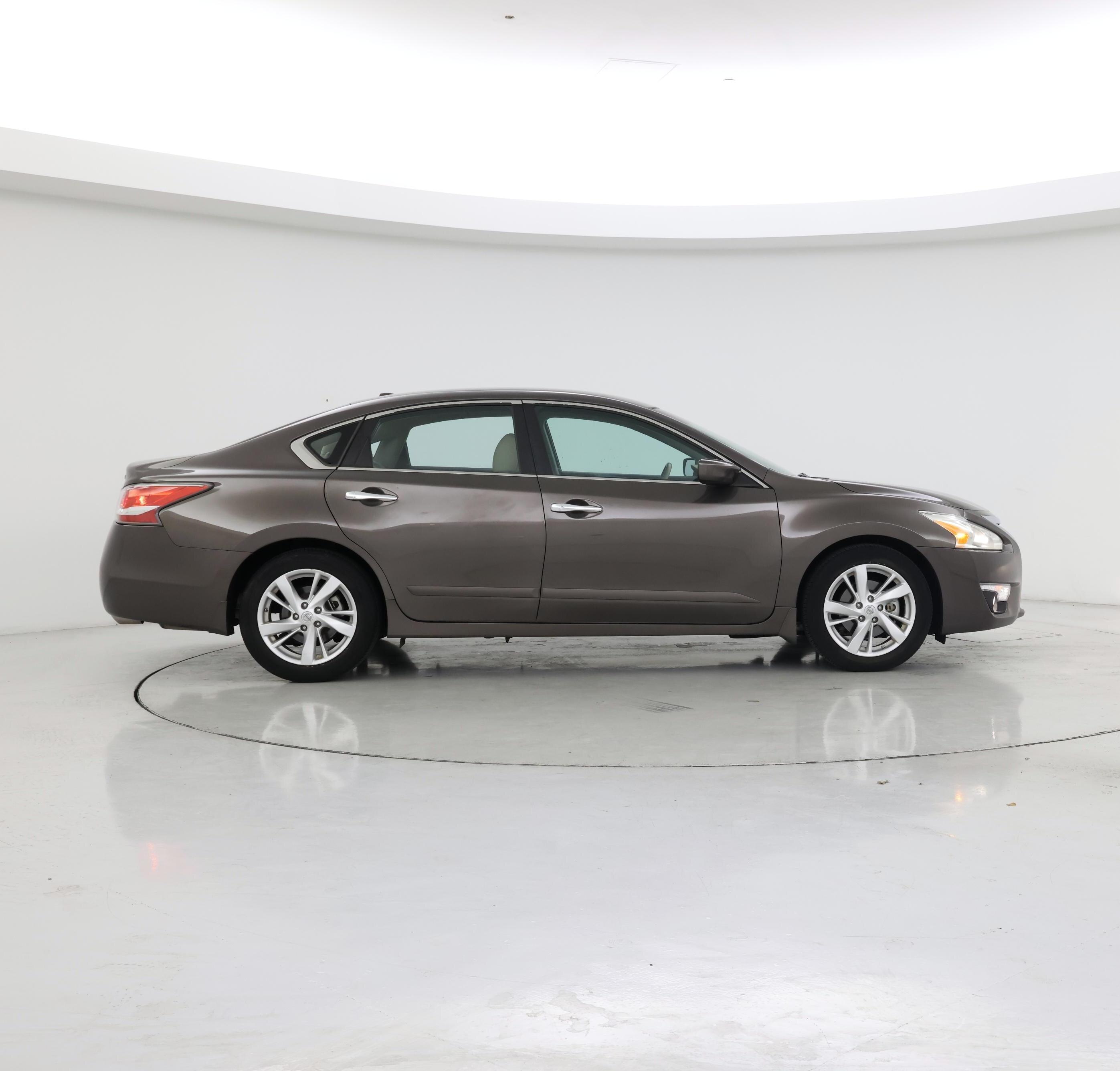 Thumbnail: 2015 Nissan Altima - 7