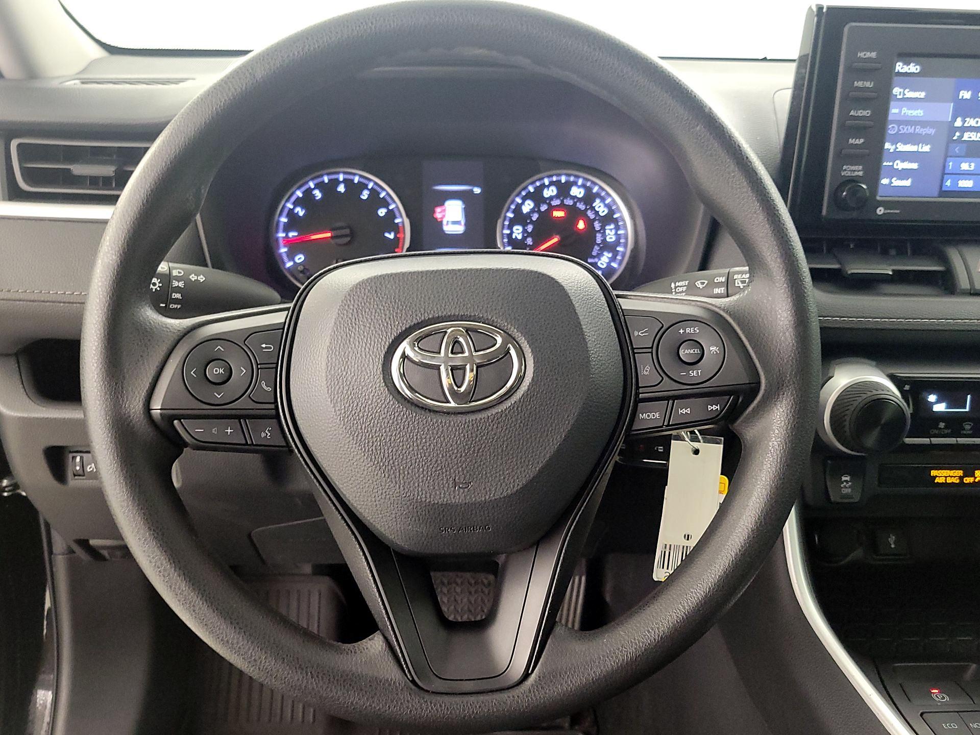 Thumbnail: 2022 Toyota RAV4 - 10