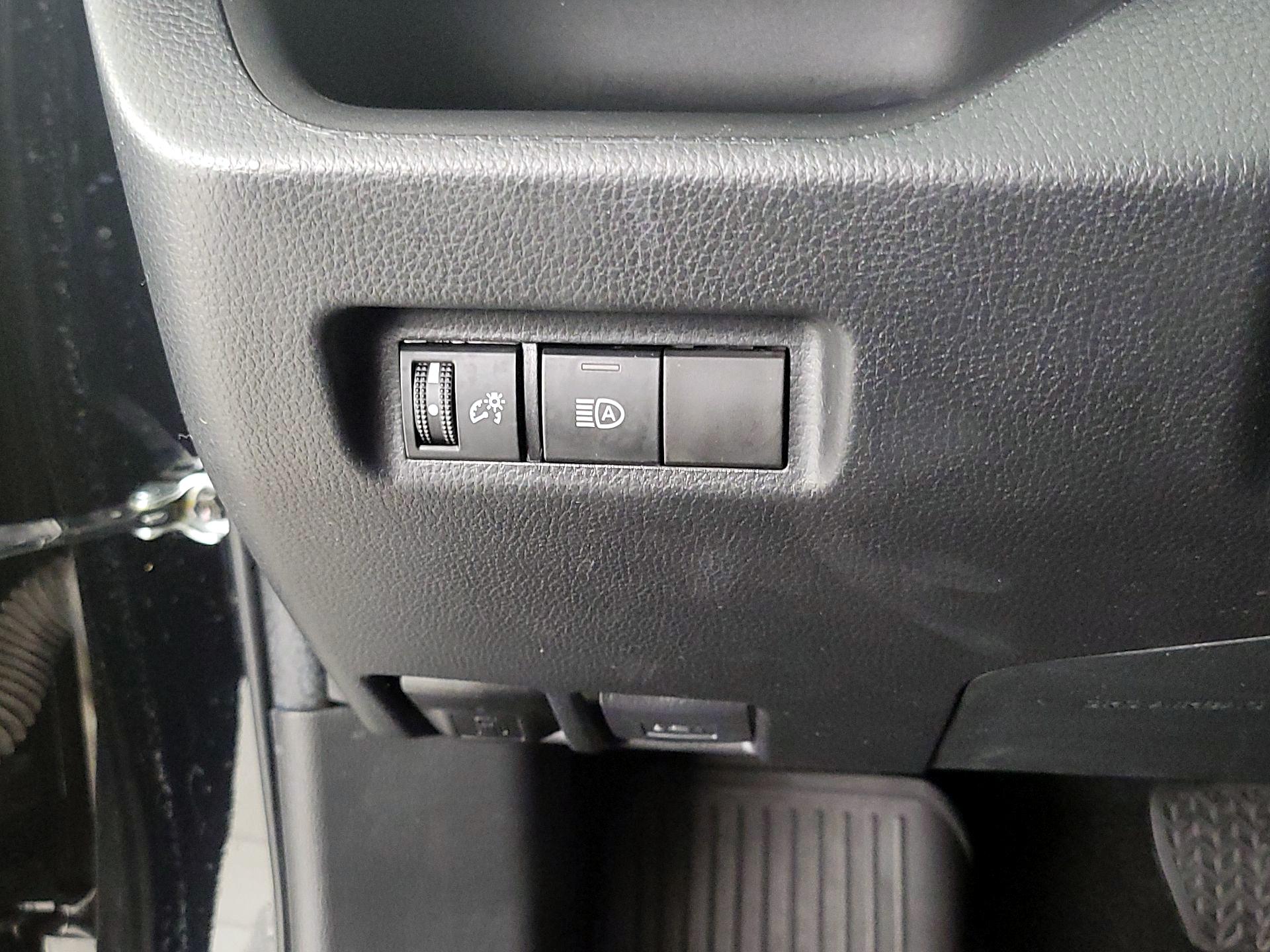 Thumbnail: 2022 Toyota RAV4 - 13