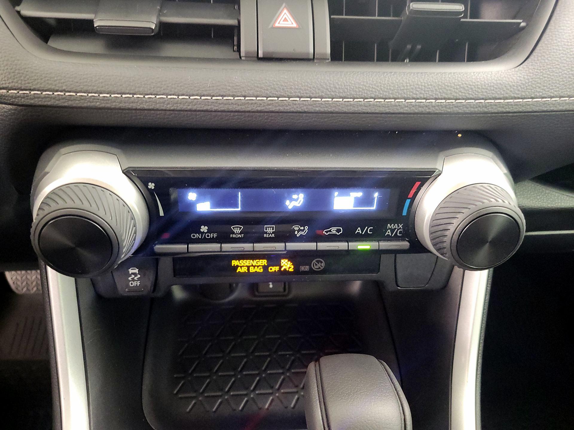 Thumbnail: 2022 Toyota RAV4 - 16