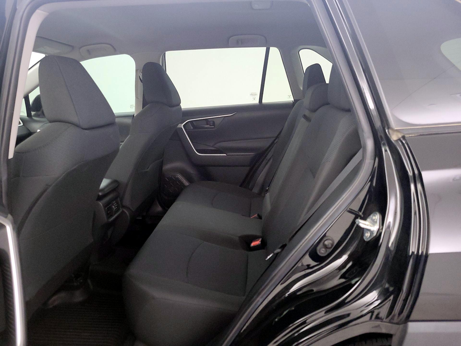 Thumbnail: 2022 Toyota RAV4 - 19