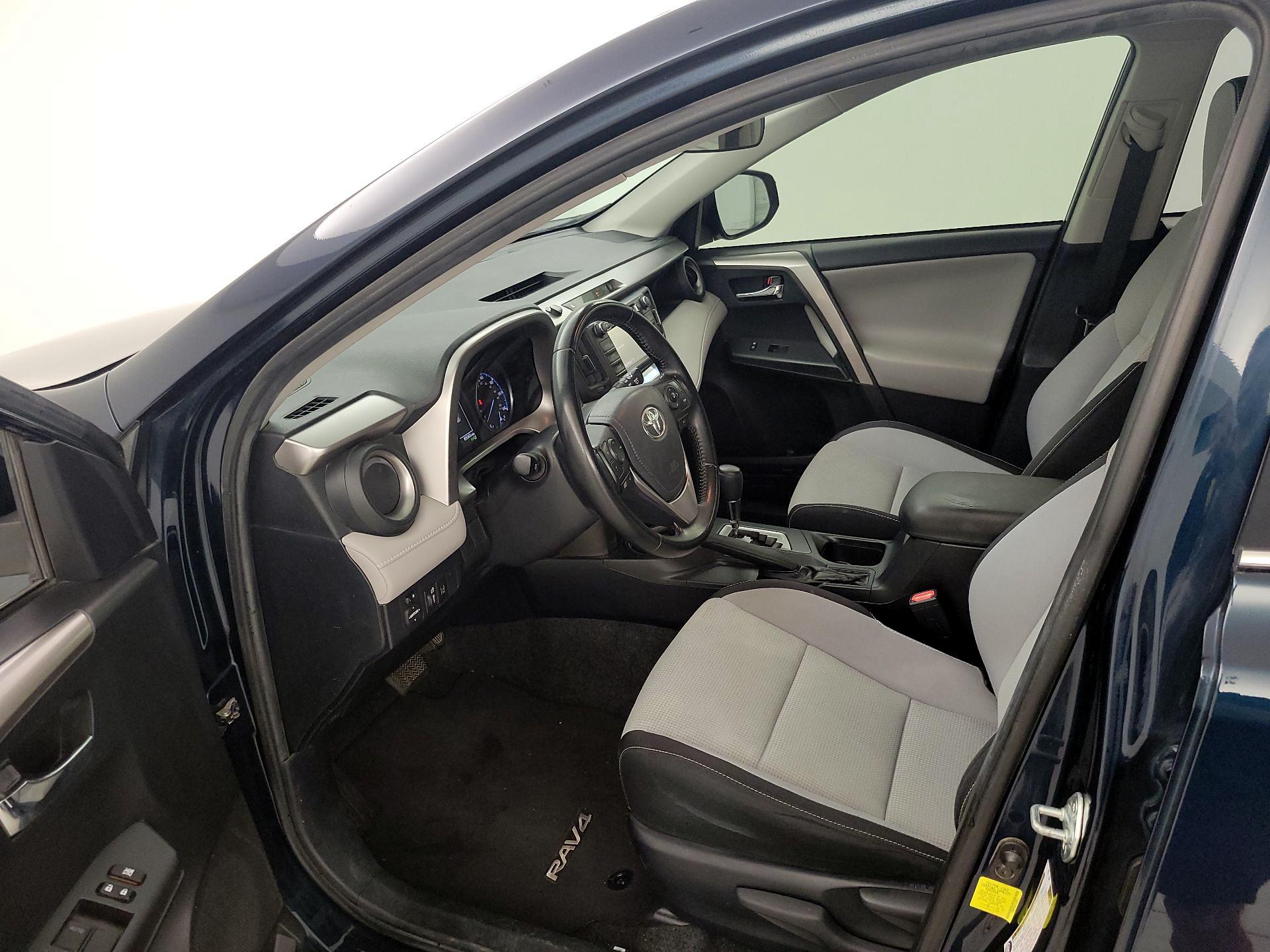 Thumbnail: 2018 Toyota RAV4 - 11