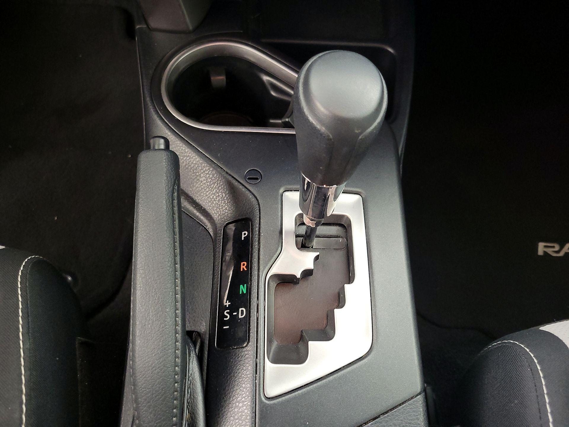 Thumbnail: 2018 Toyota RAV4 - 17