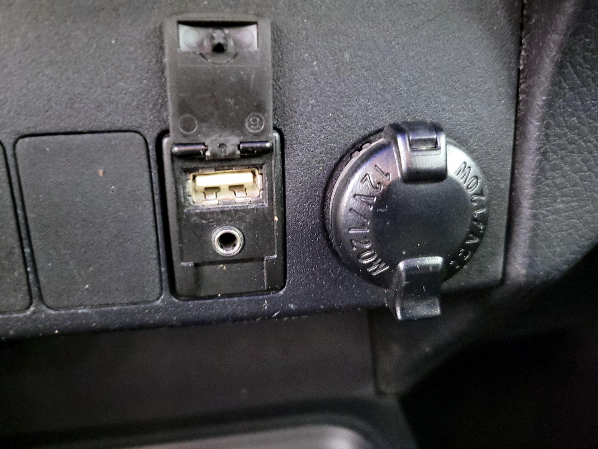 Thumbnail: 2018 Toyota RAV4 - 18