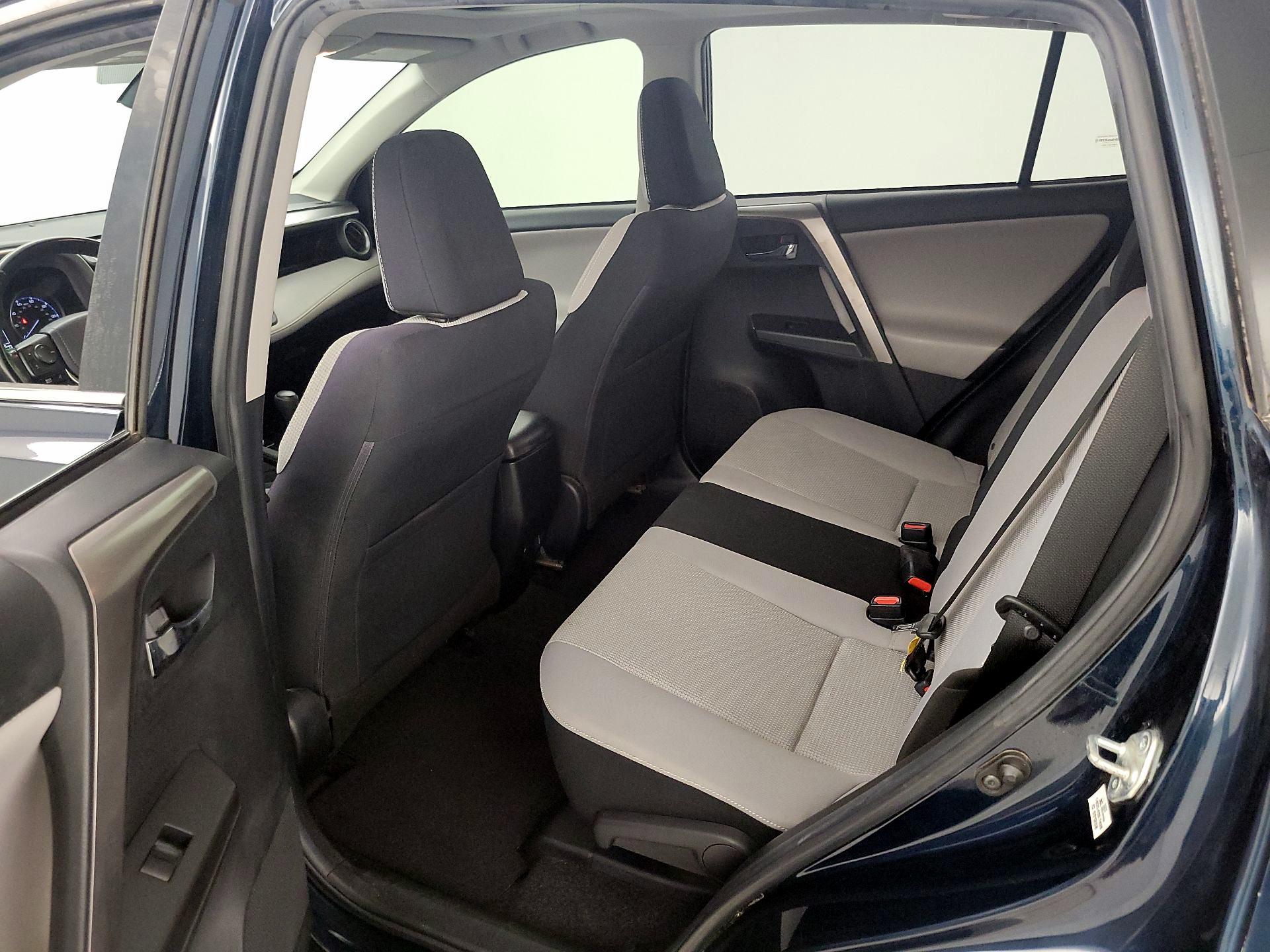 Thumbnail: 2018 Toyota RAV4 - 20