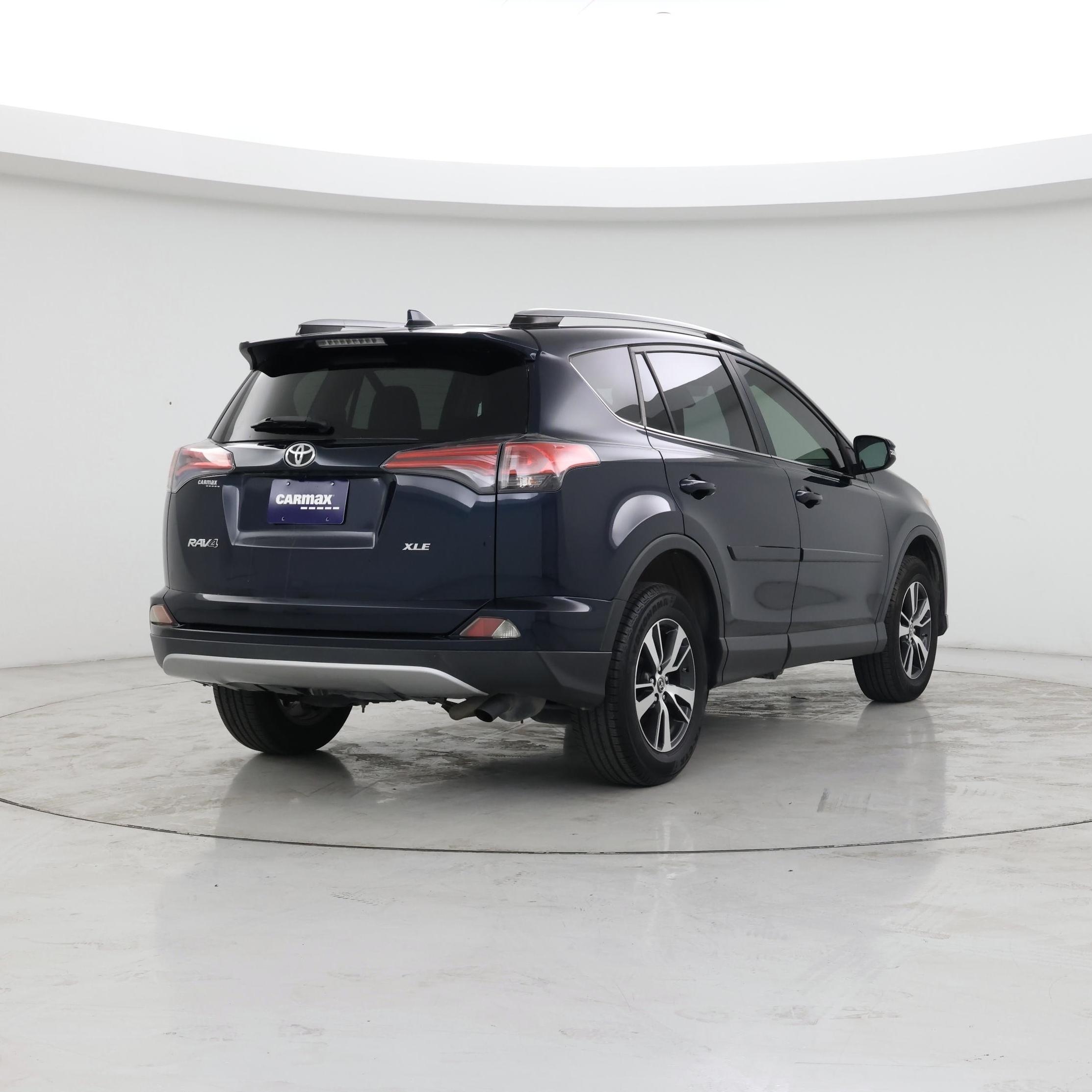 Thumbnail: 2018 Toyota RAV4 - 8