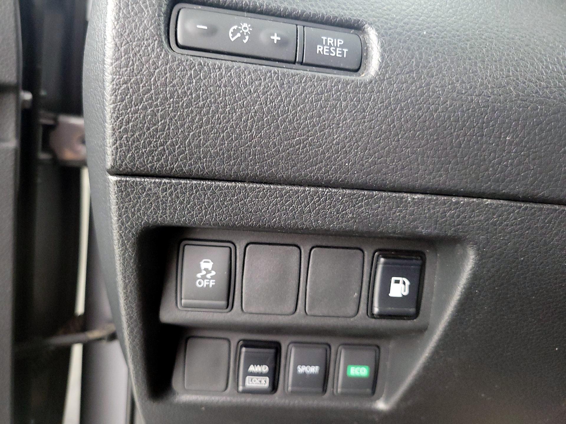 Thumbnail: 2018 Nissan Rogue - 13