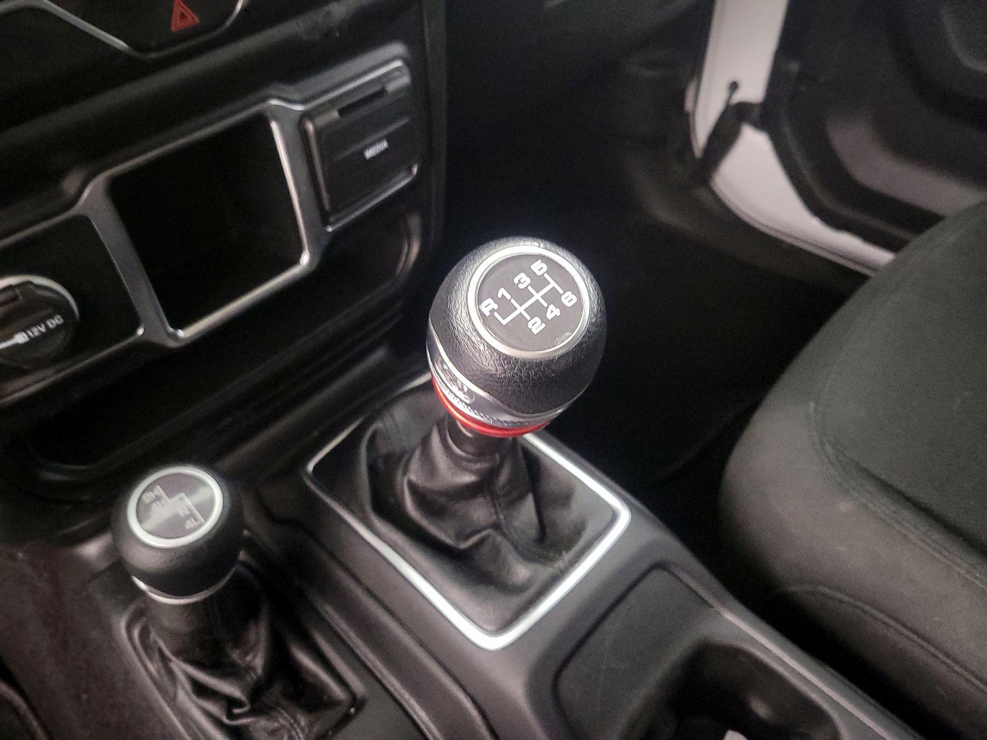 Thumbnail: 2020 Jeep Gladiator - 17