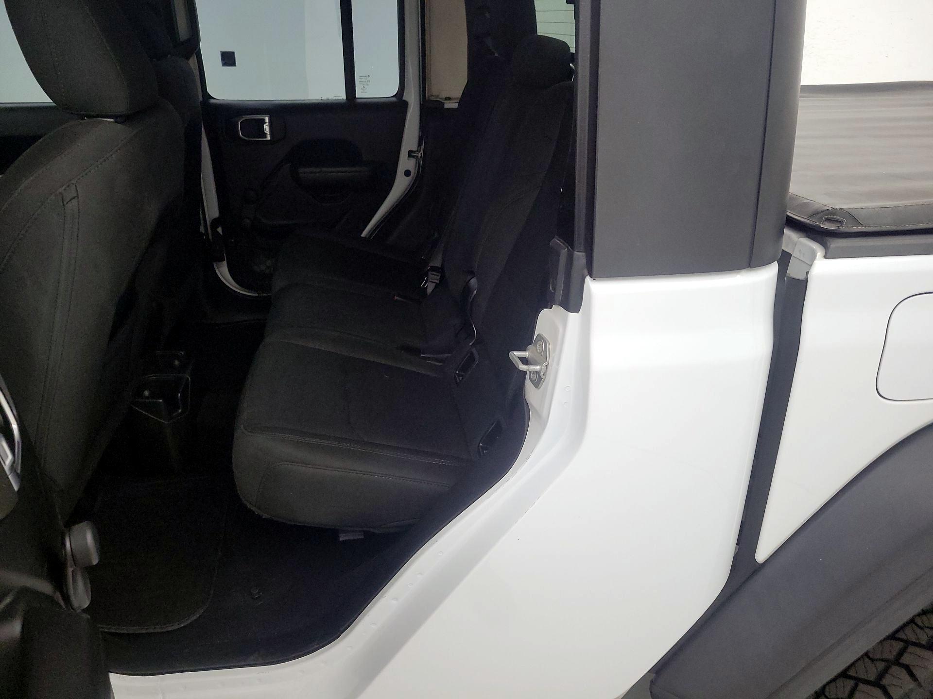 Thumbnail: 2020 Jeep Gladiator - 19