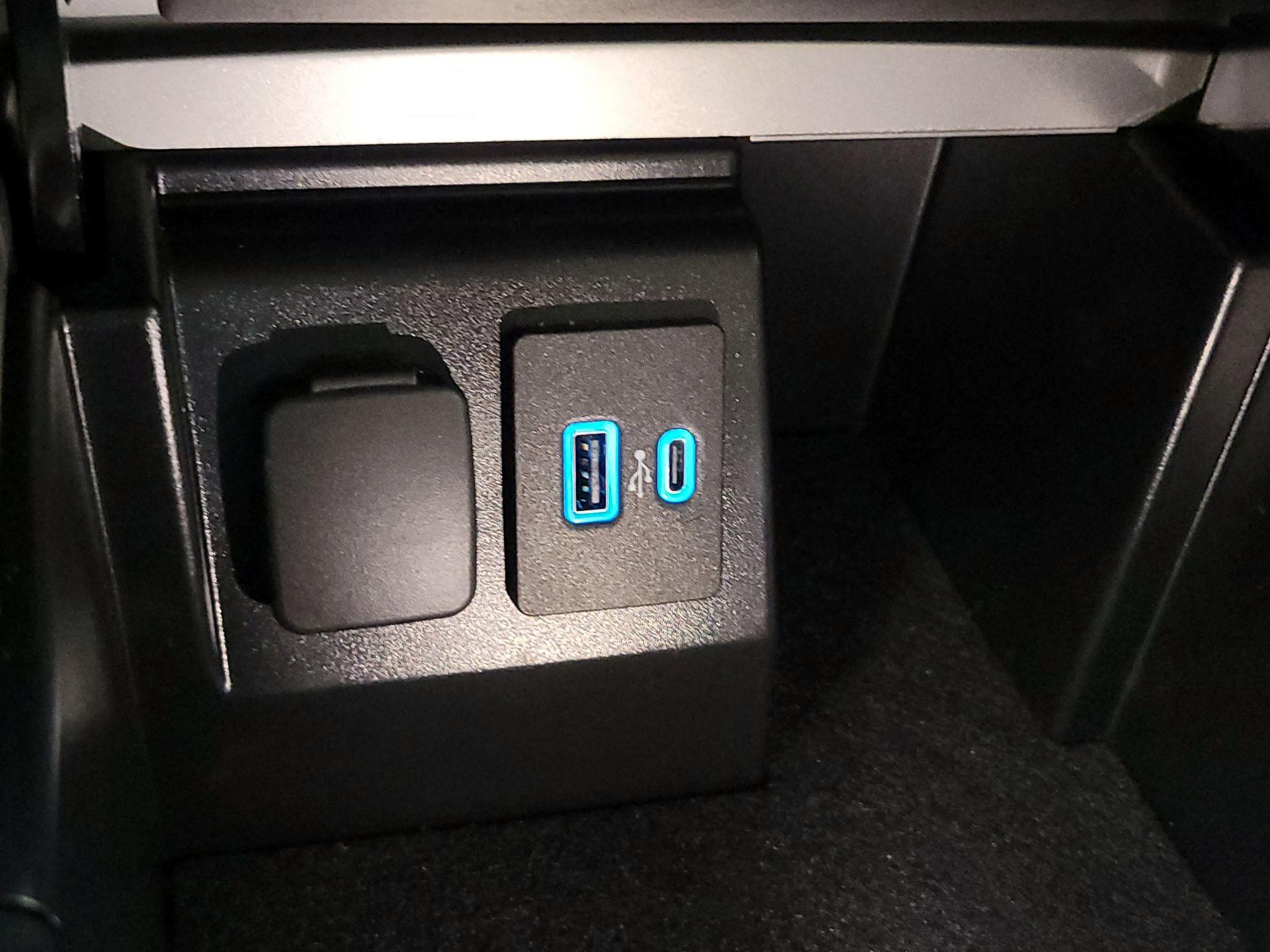 Thumbnail: 2023 Ford Explorer - 19