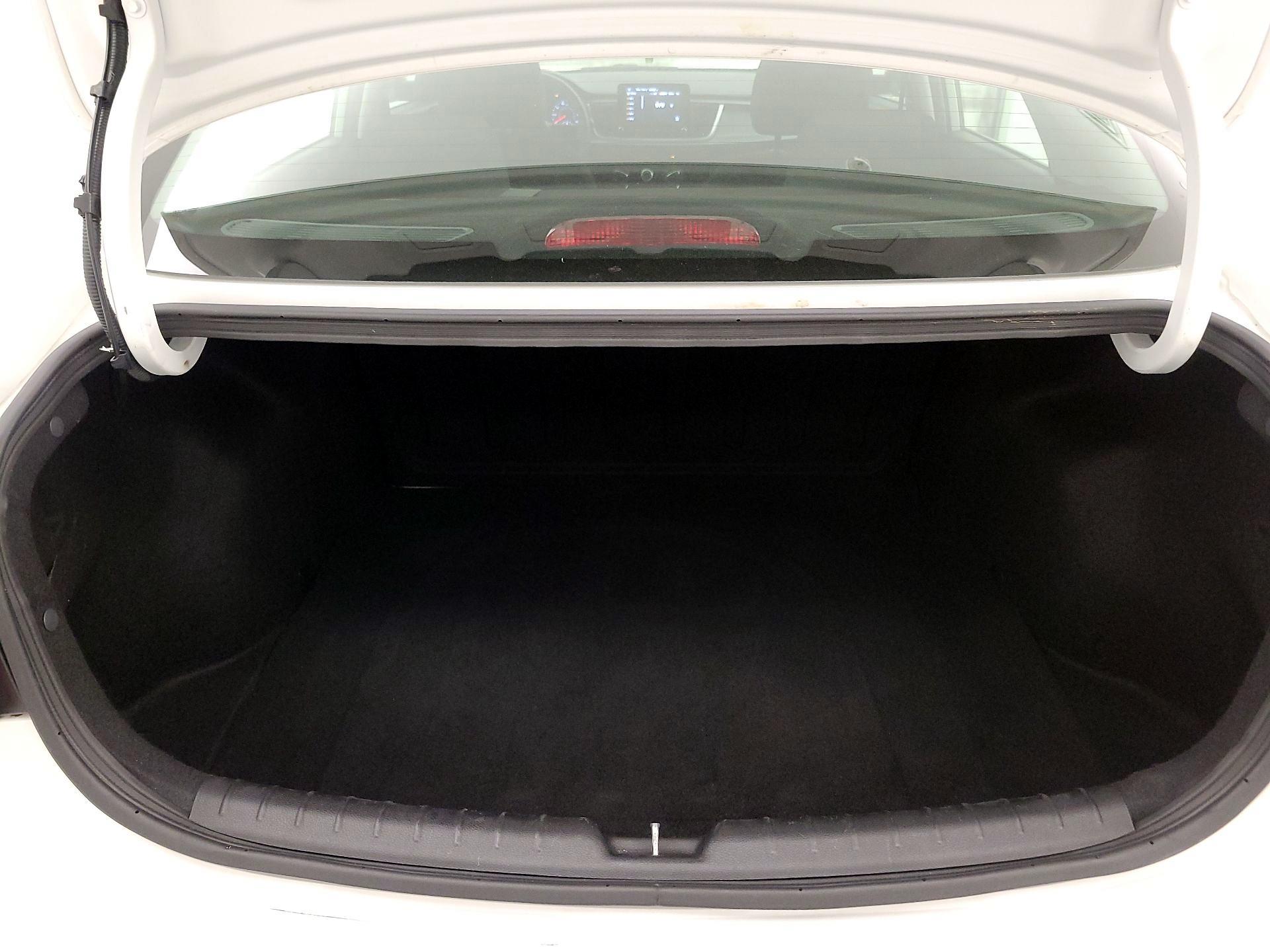 Thumbnail: 2021 Kia Rio - 20