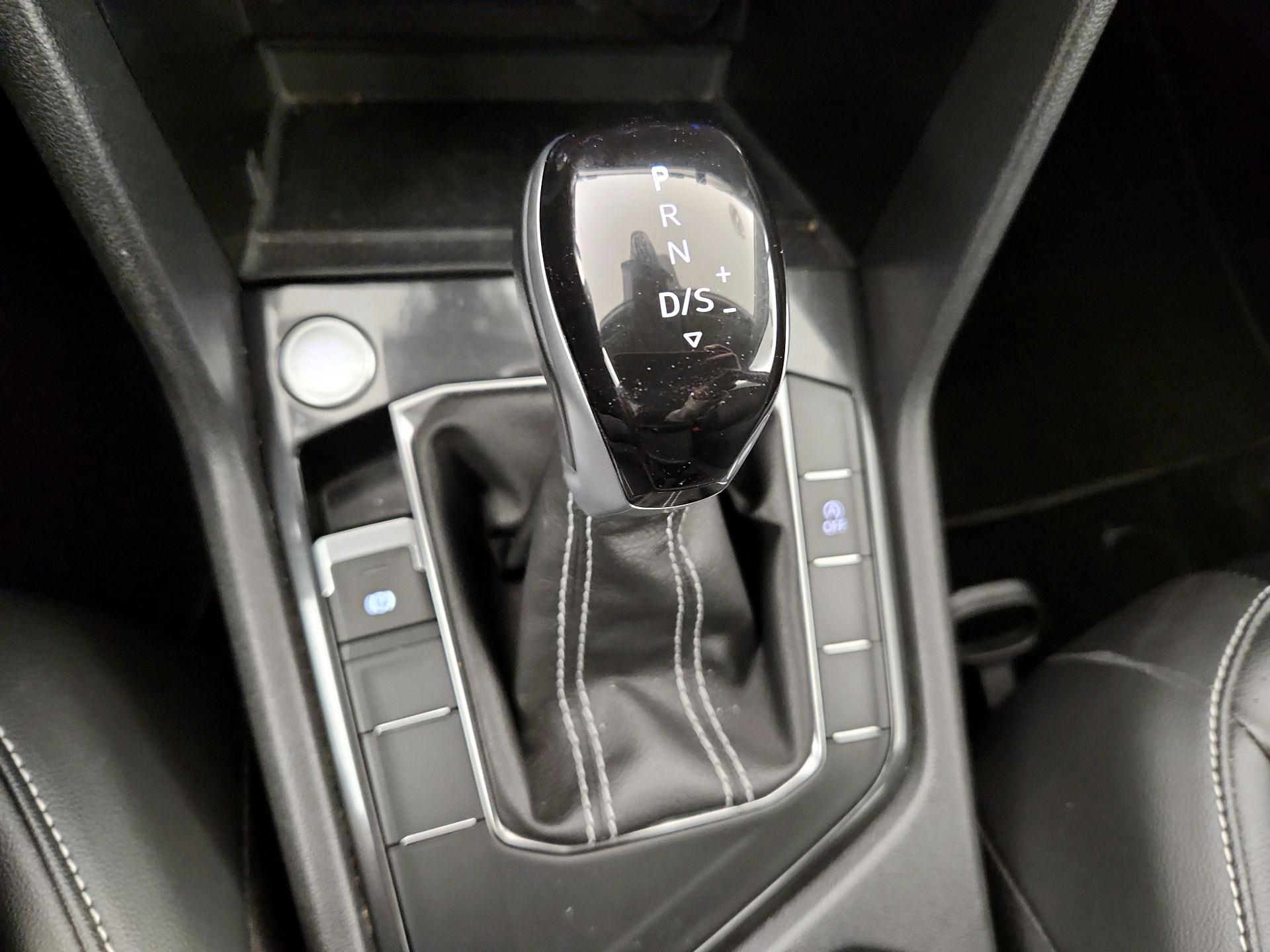 Thumbnail: 2024 Volkswagen Tiguan - 17